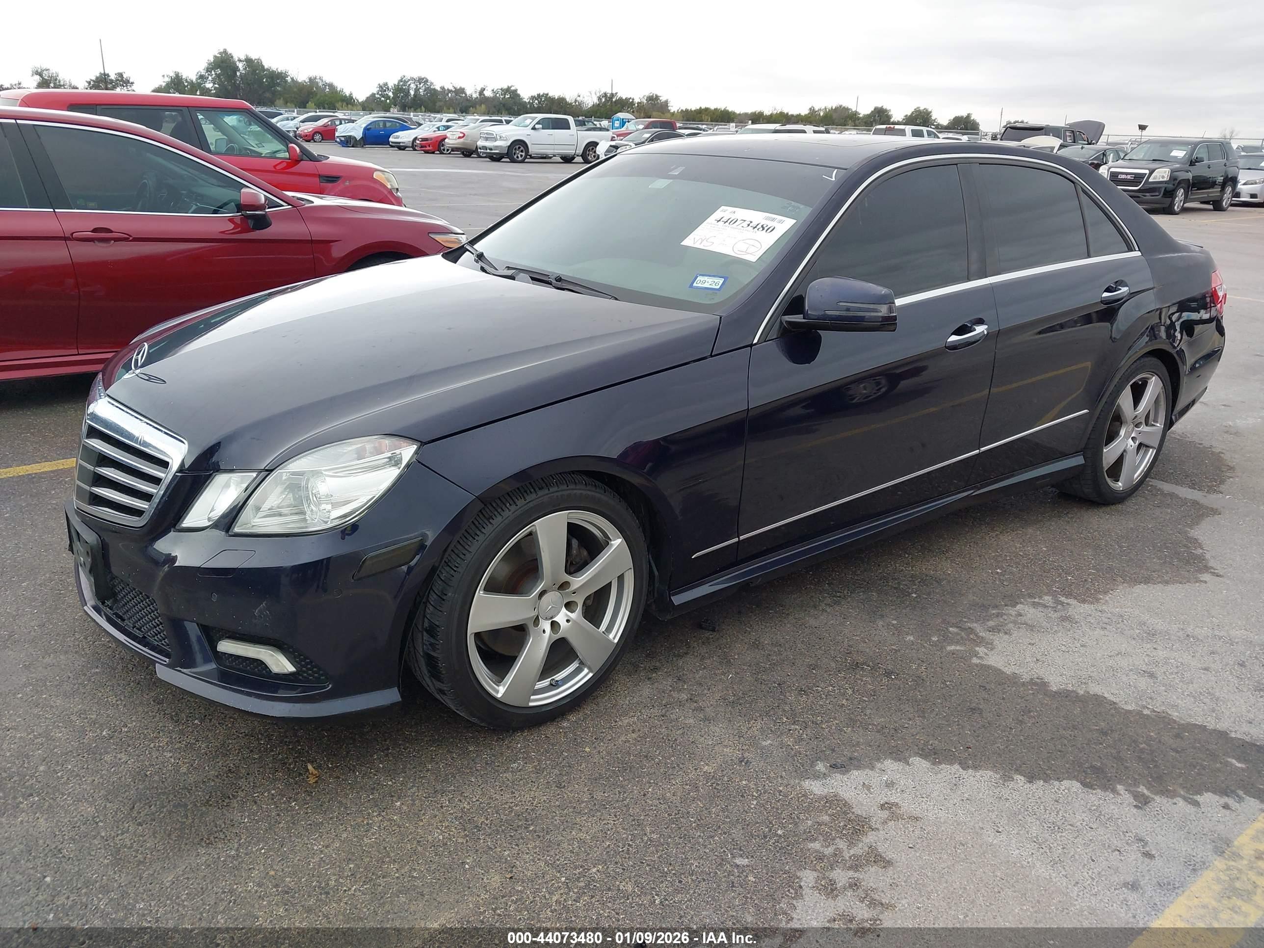 MERCEDES-BENZ E image 2