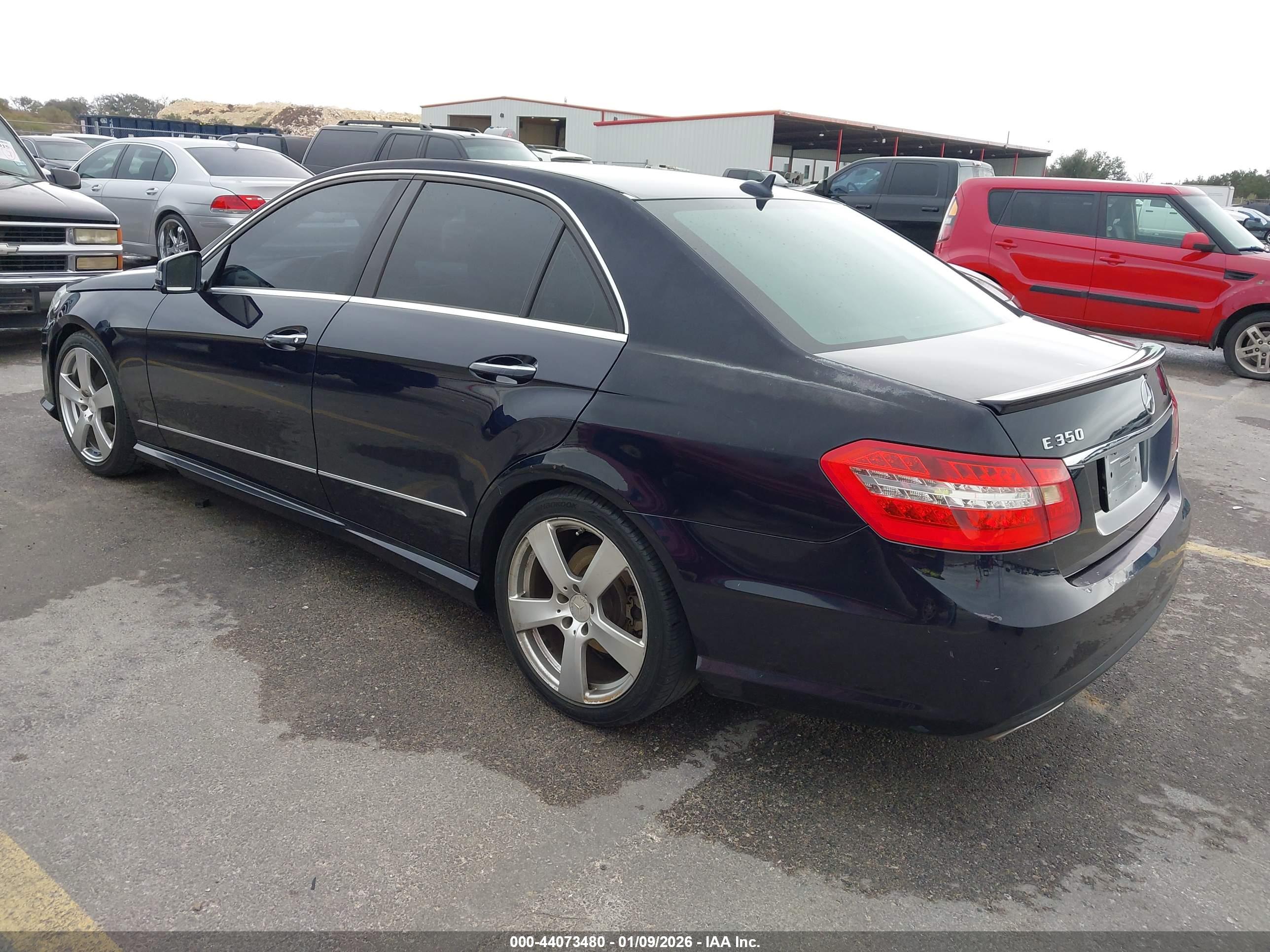 MERCEDES-BENZ E image 3