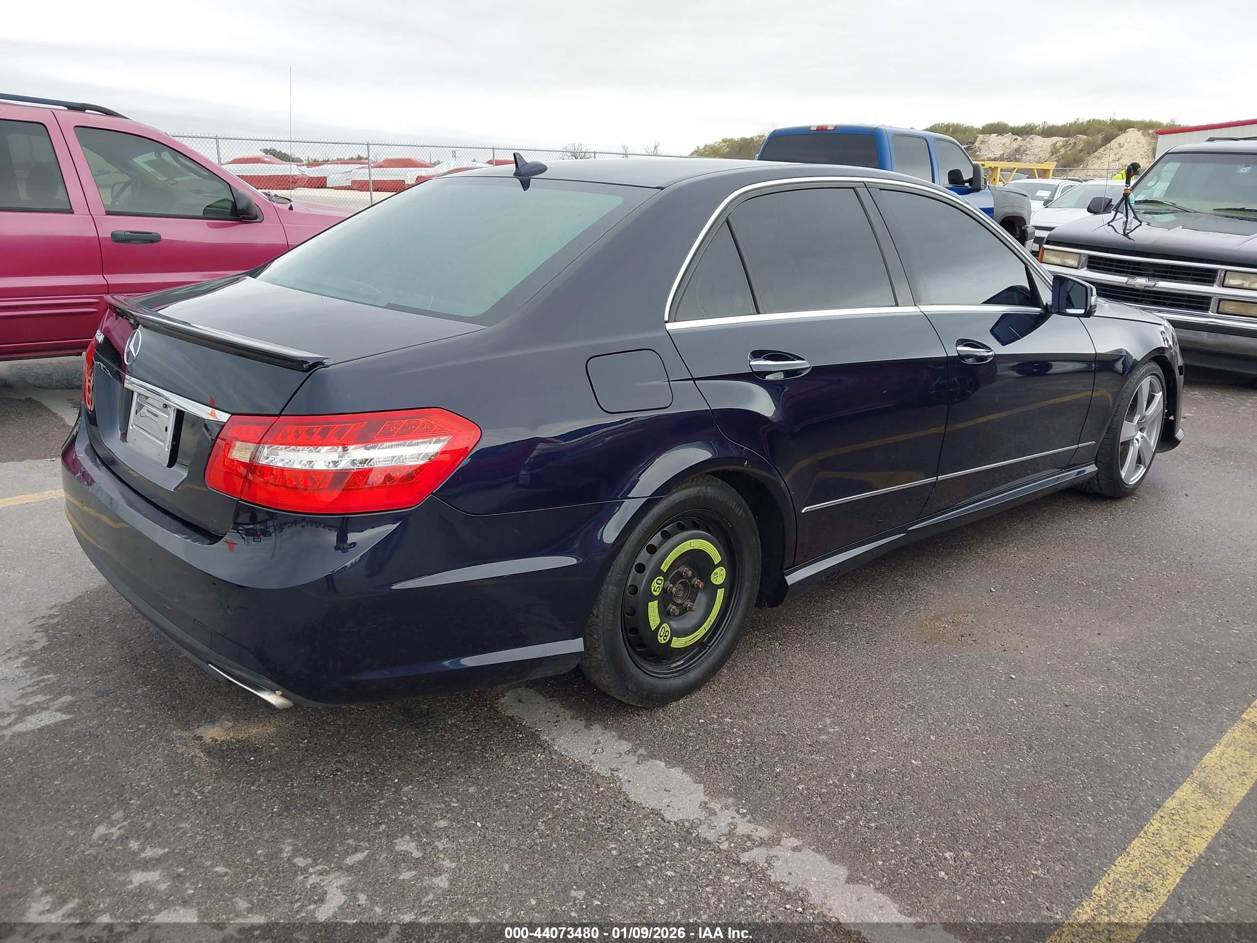 MERCEDES-BENZ E image 4