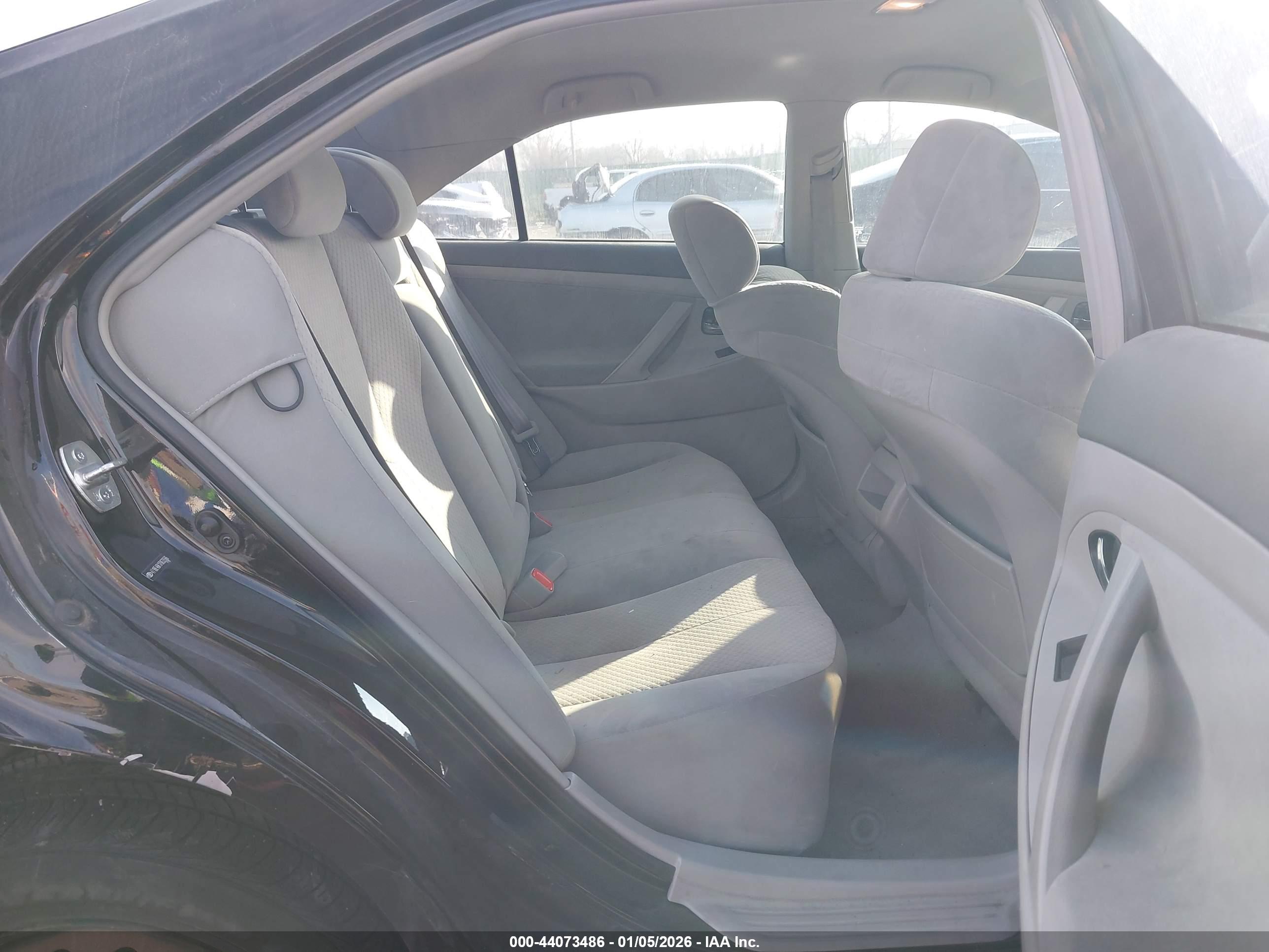 TOYOTA CAMRY image 8
