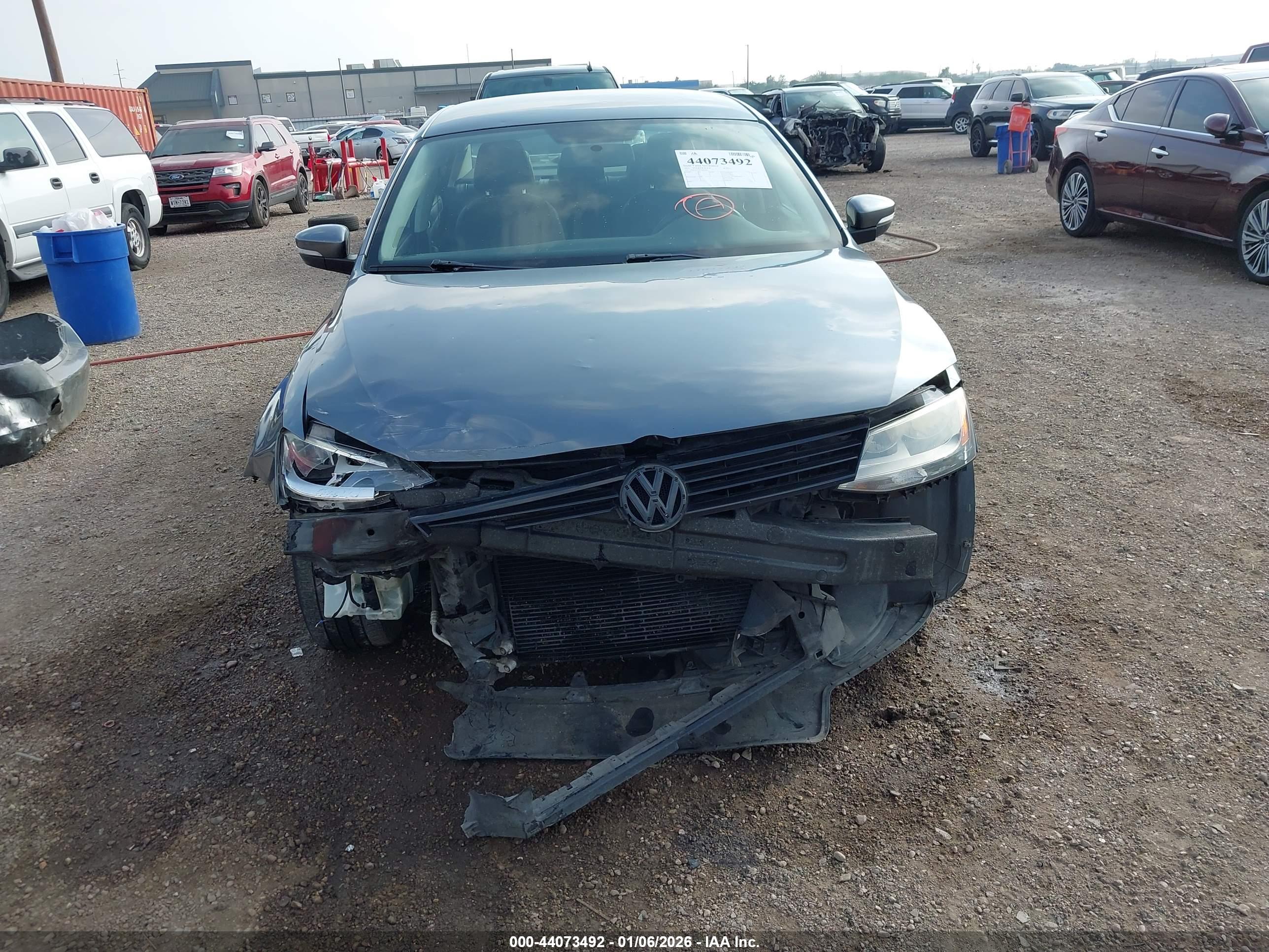 VOLKSWAGEN JETTA image 6