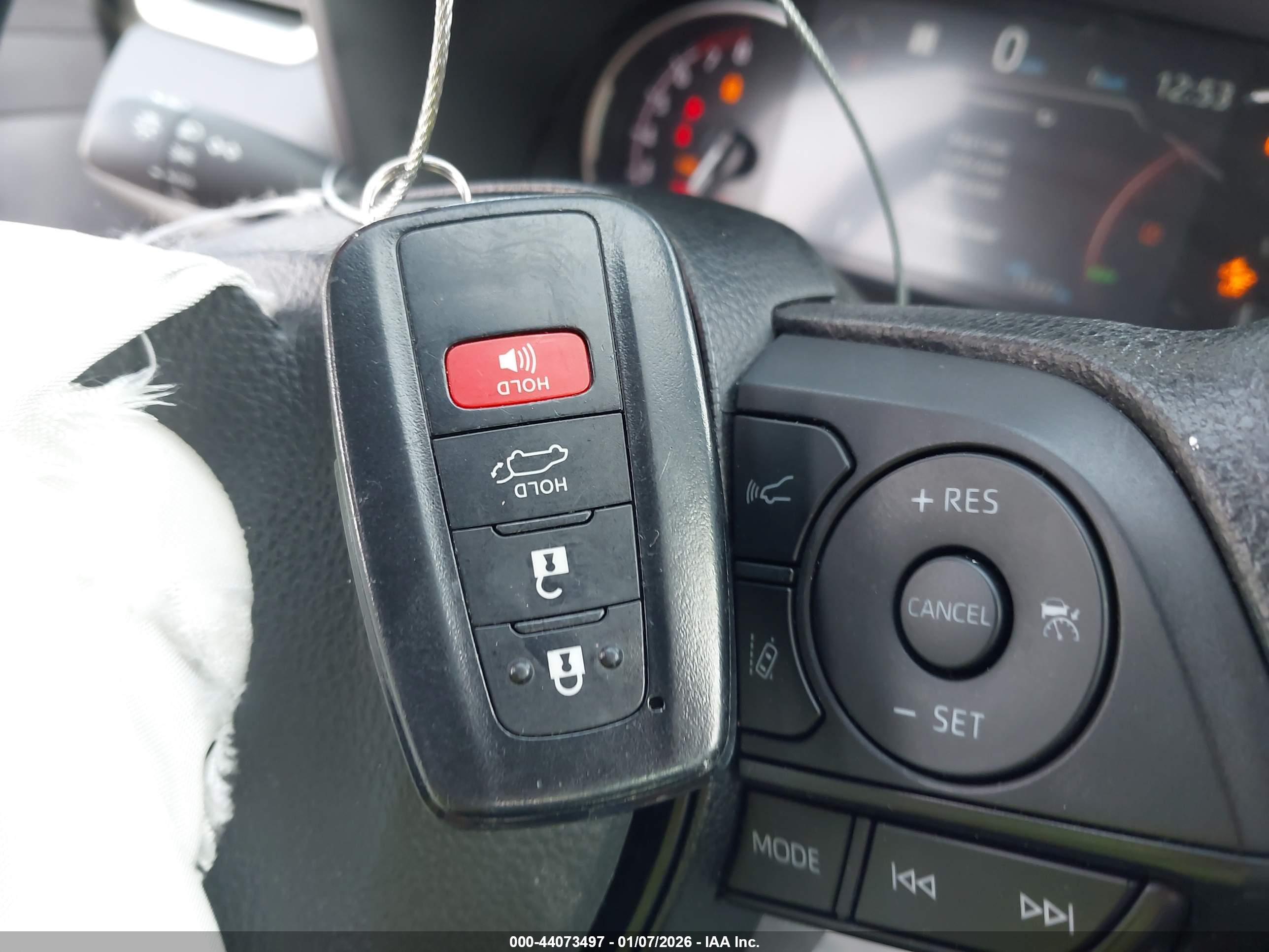TOYOTA RAV4 image 11