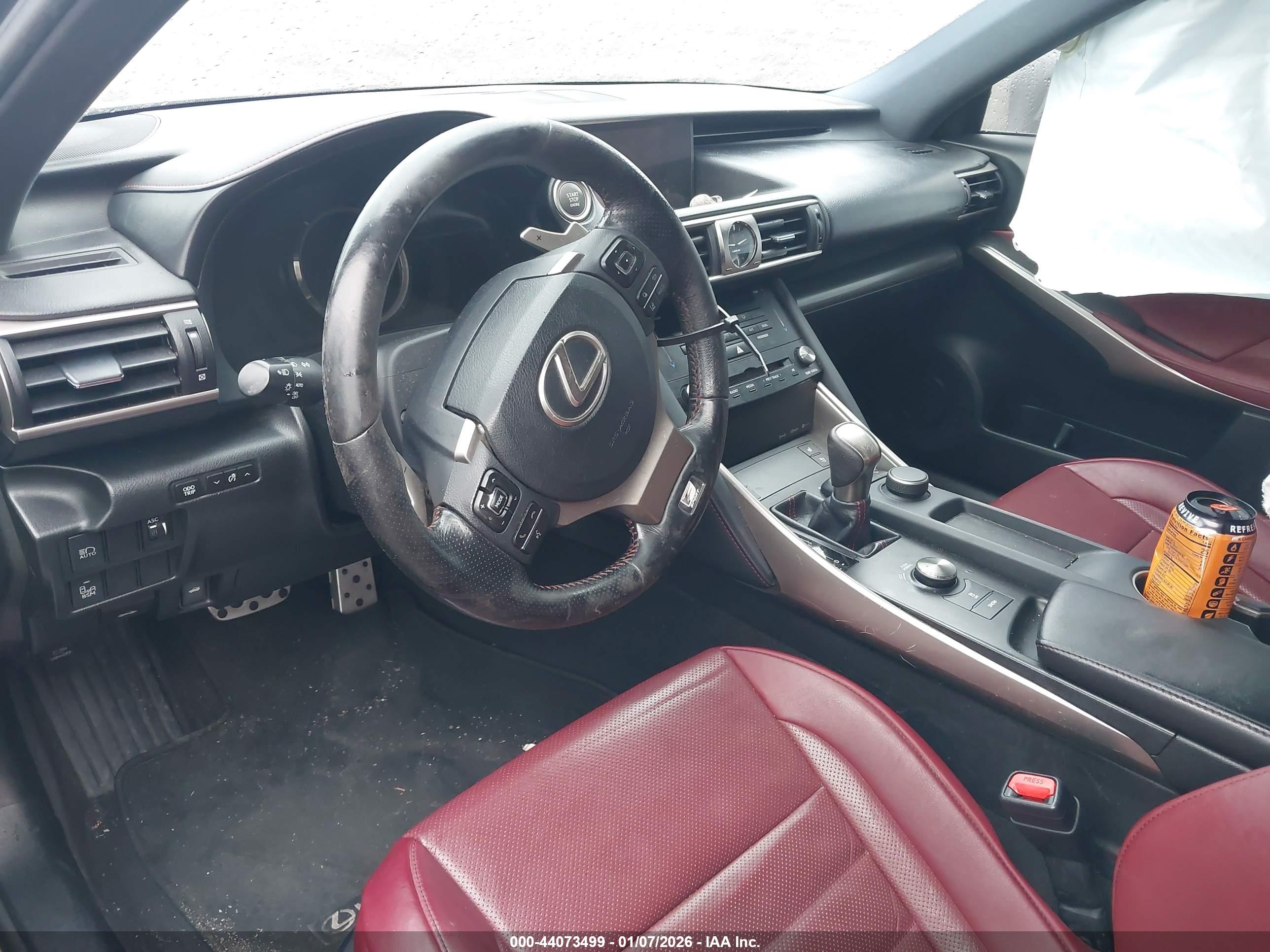 LEXUS IS image 5