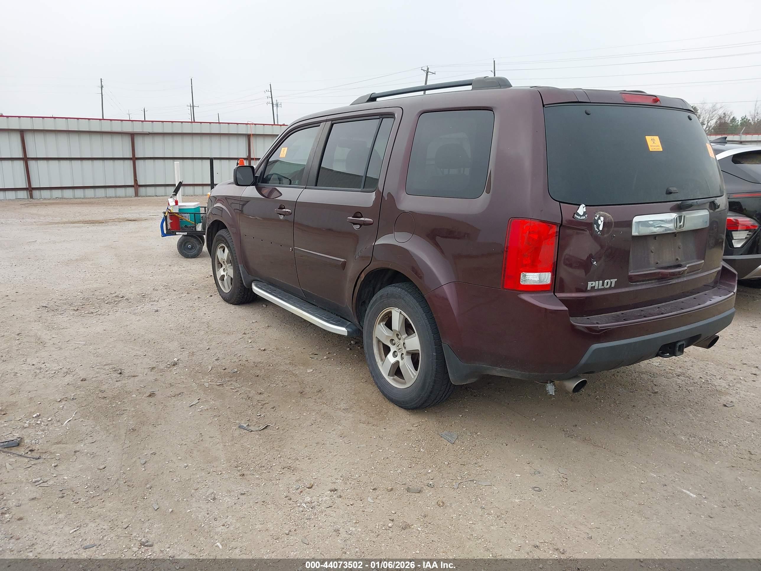 HONDA PILOT image 3