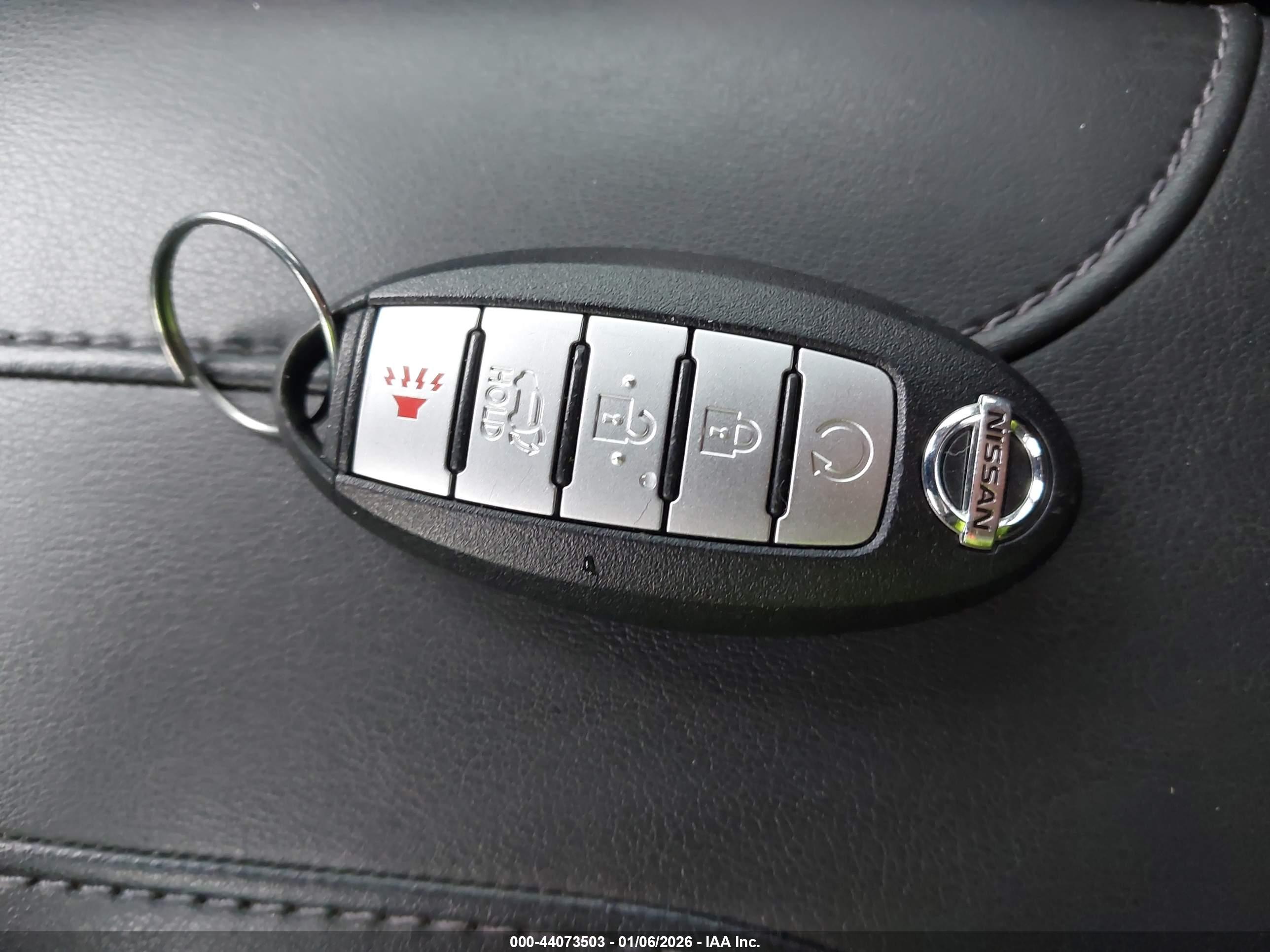 NISSAN ROGUE image 11
