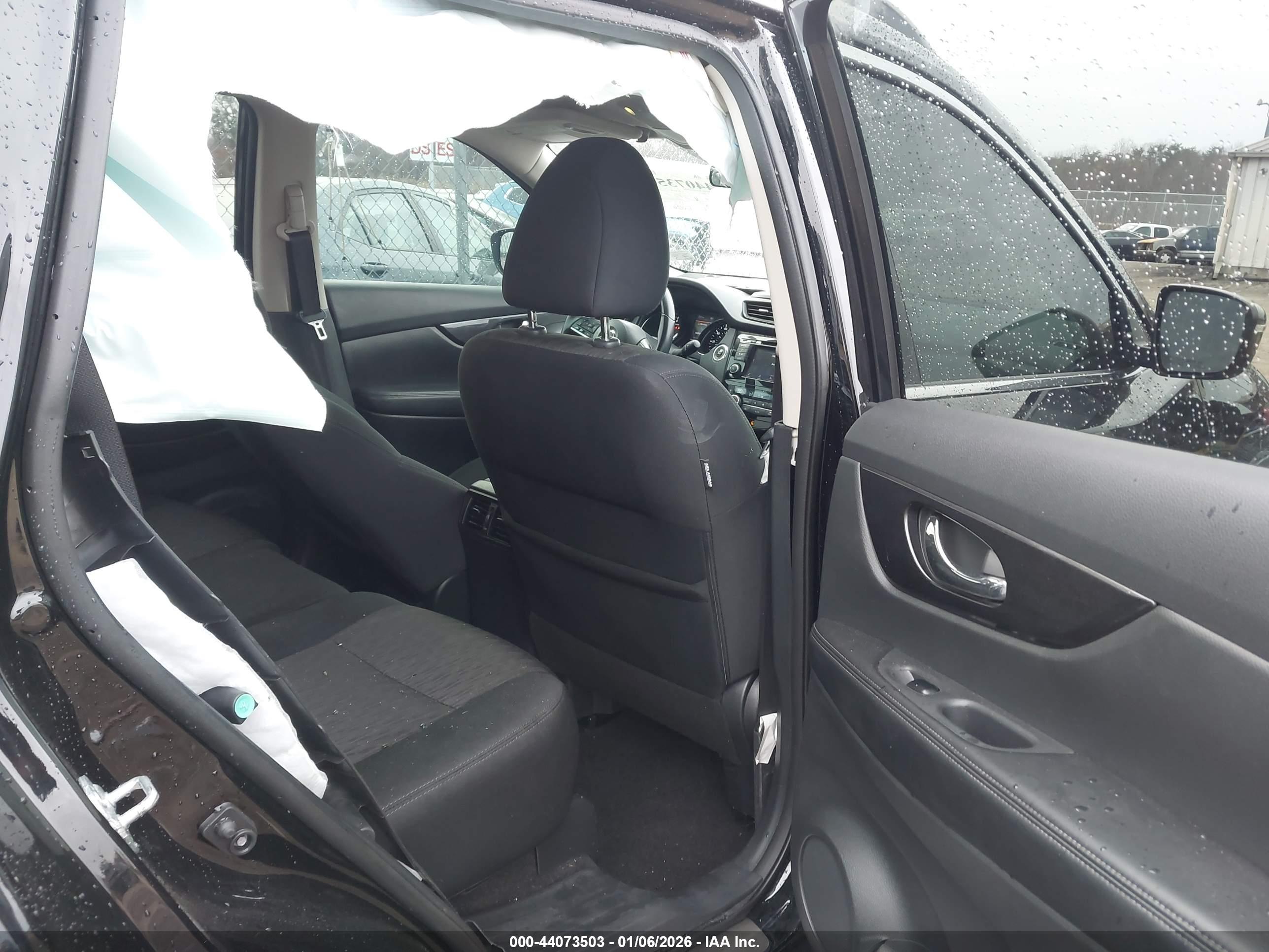 NISSAN ROGUE image 8