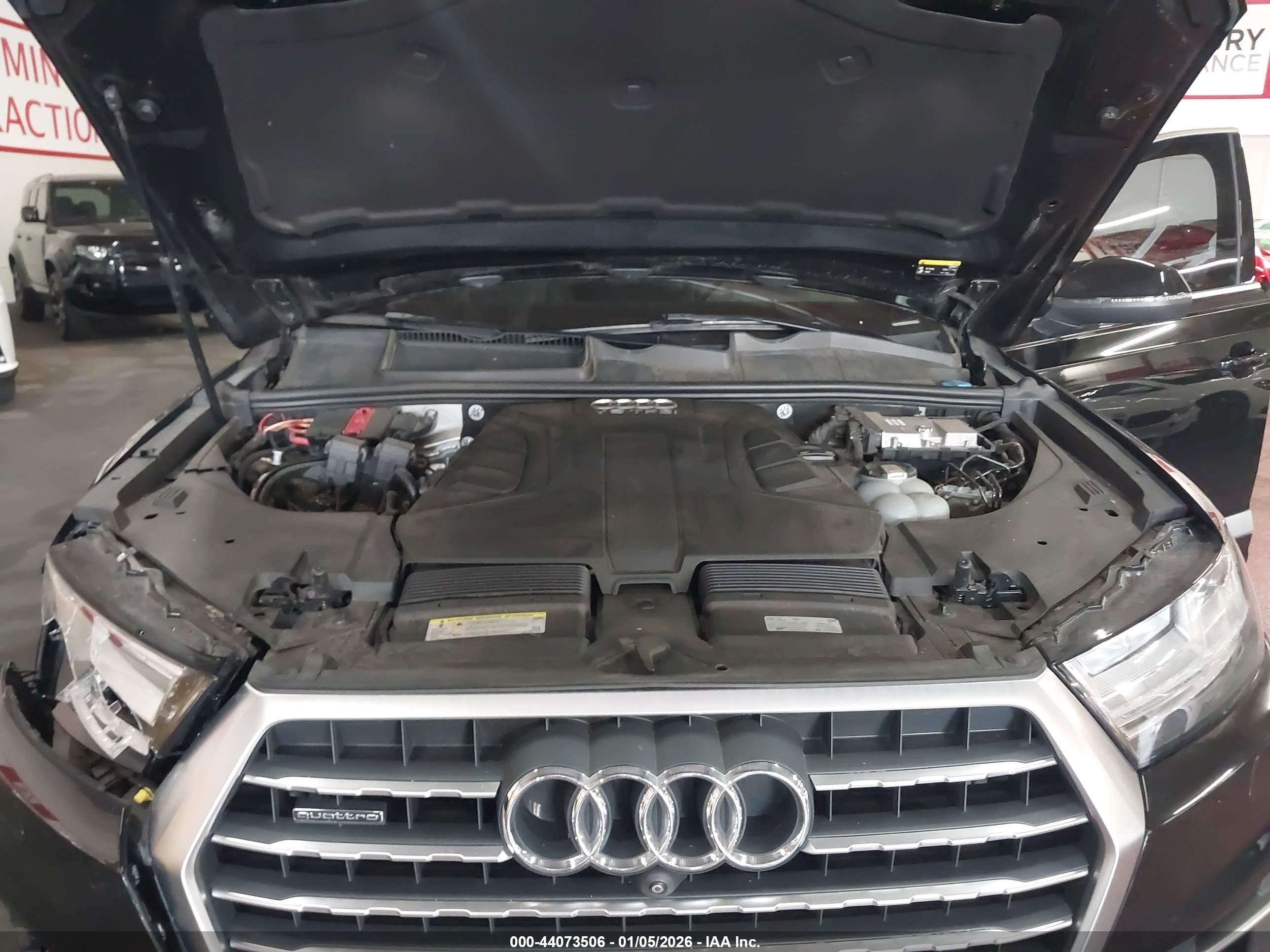 AUDI Q7 image 10
