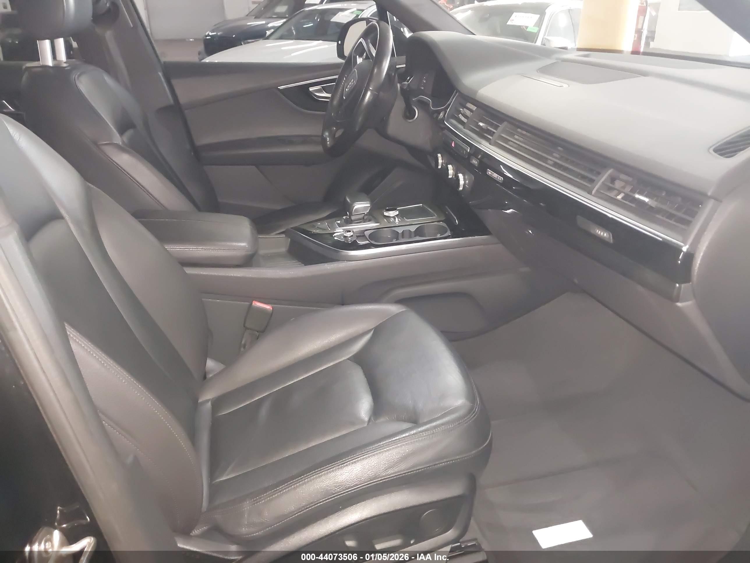 AUDI Q7 image 5