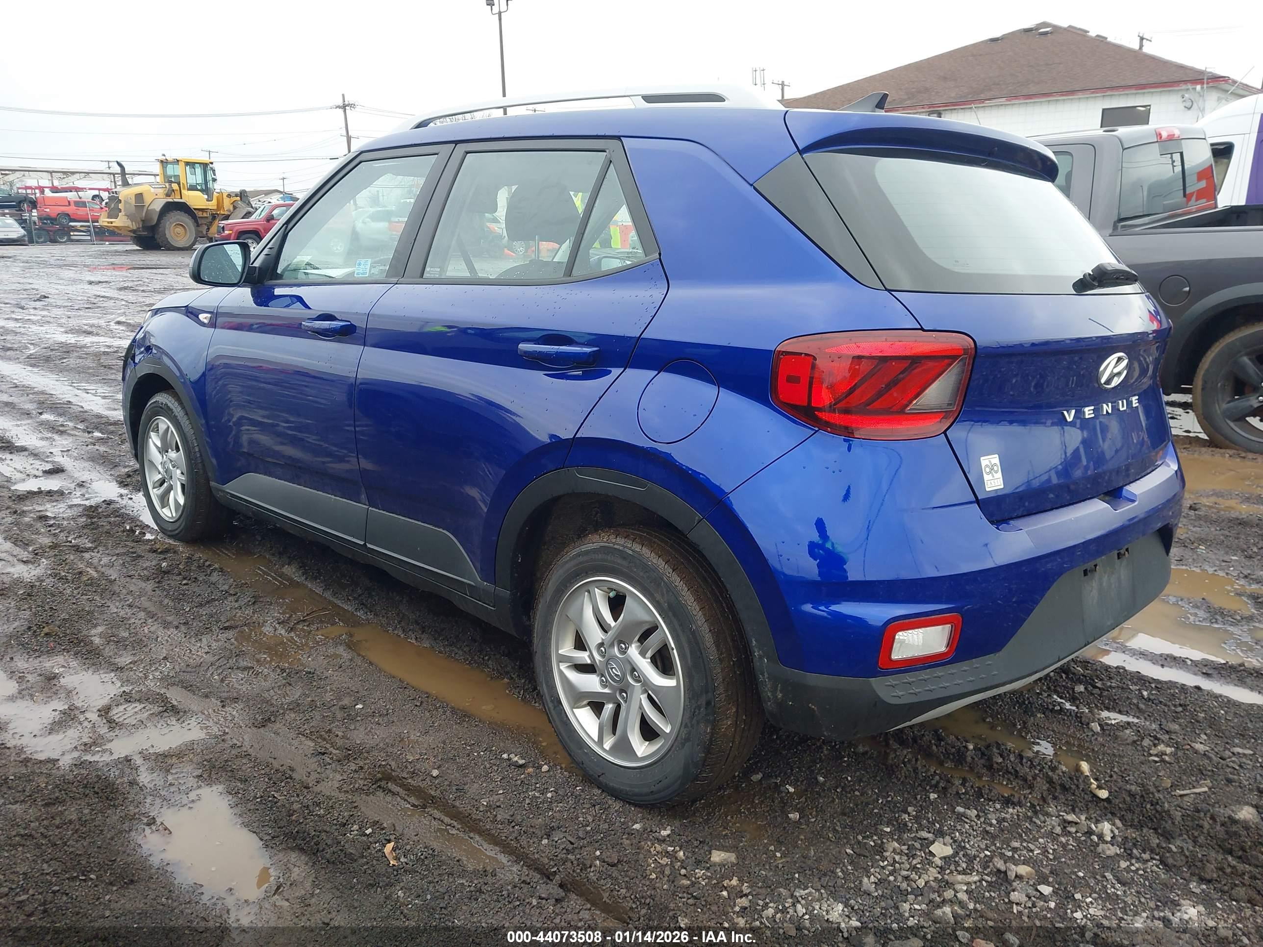 HYUNDAI VENUE image 3