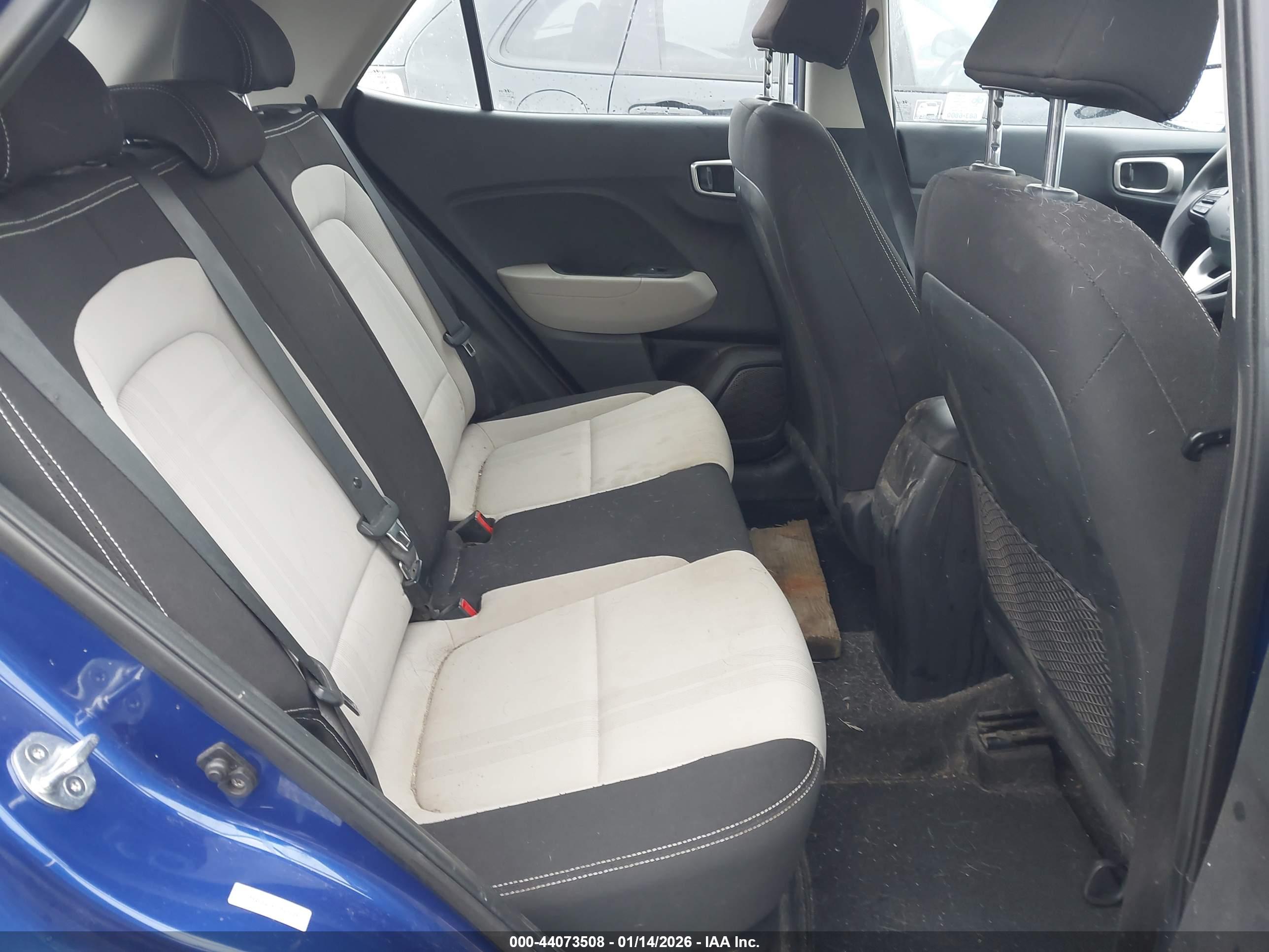 HYUNDAI VENUE image 8