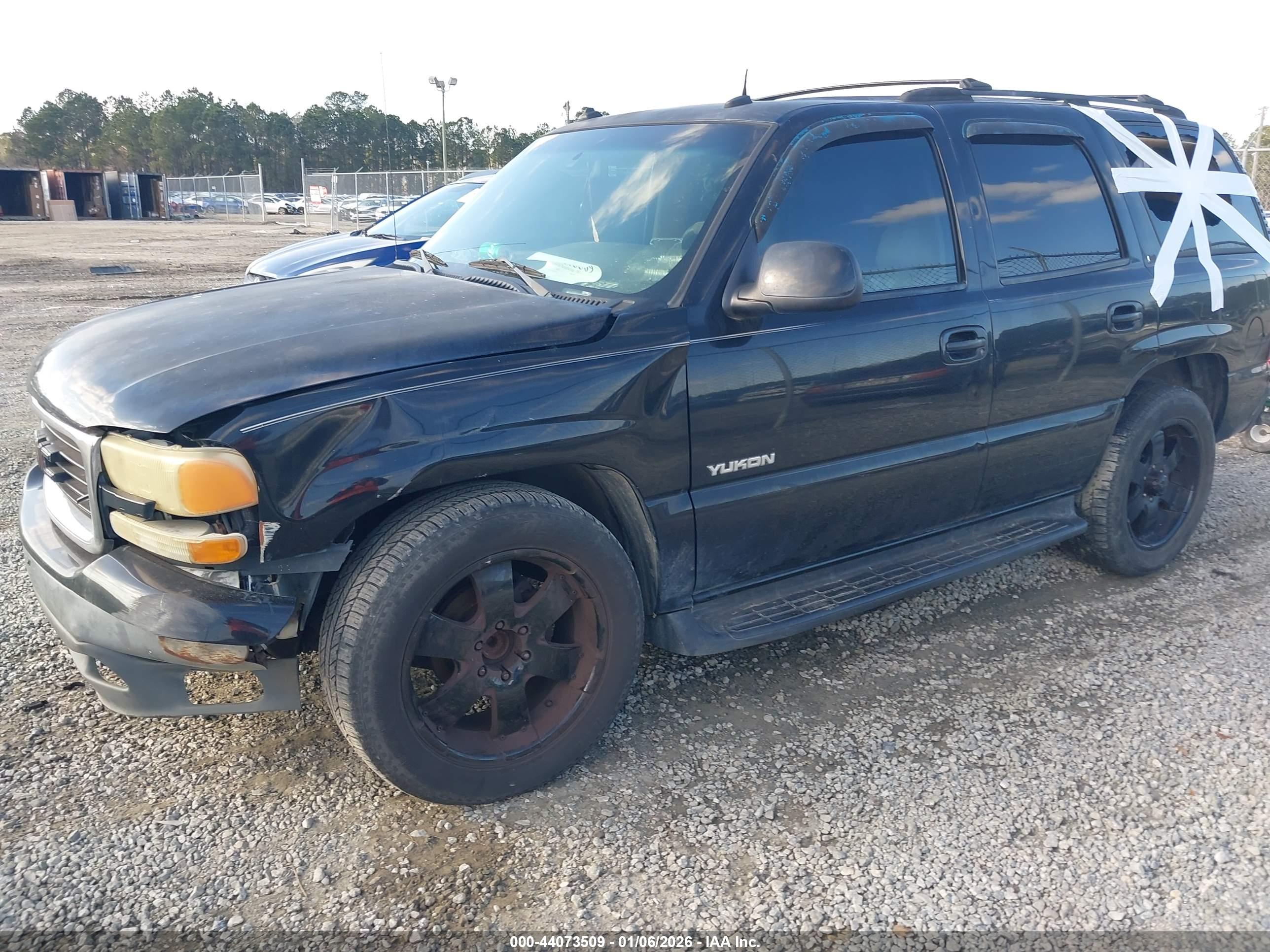 GMC YUKON image 2