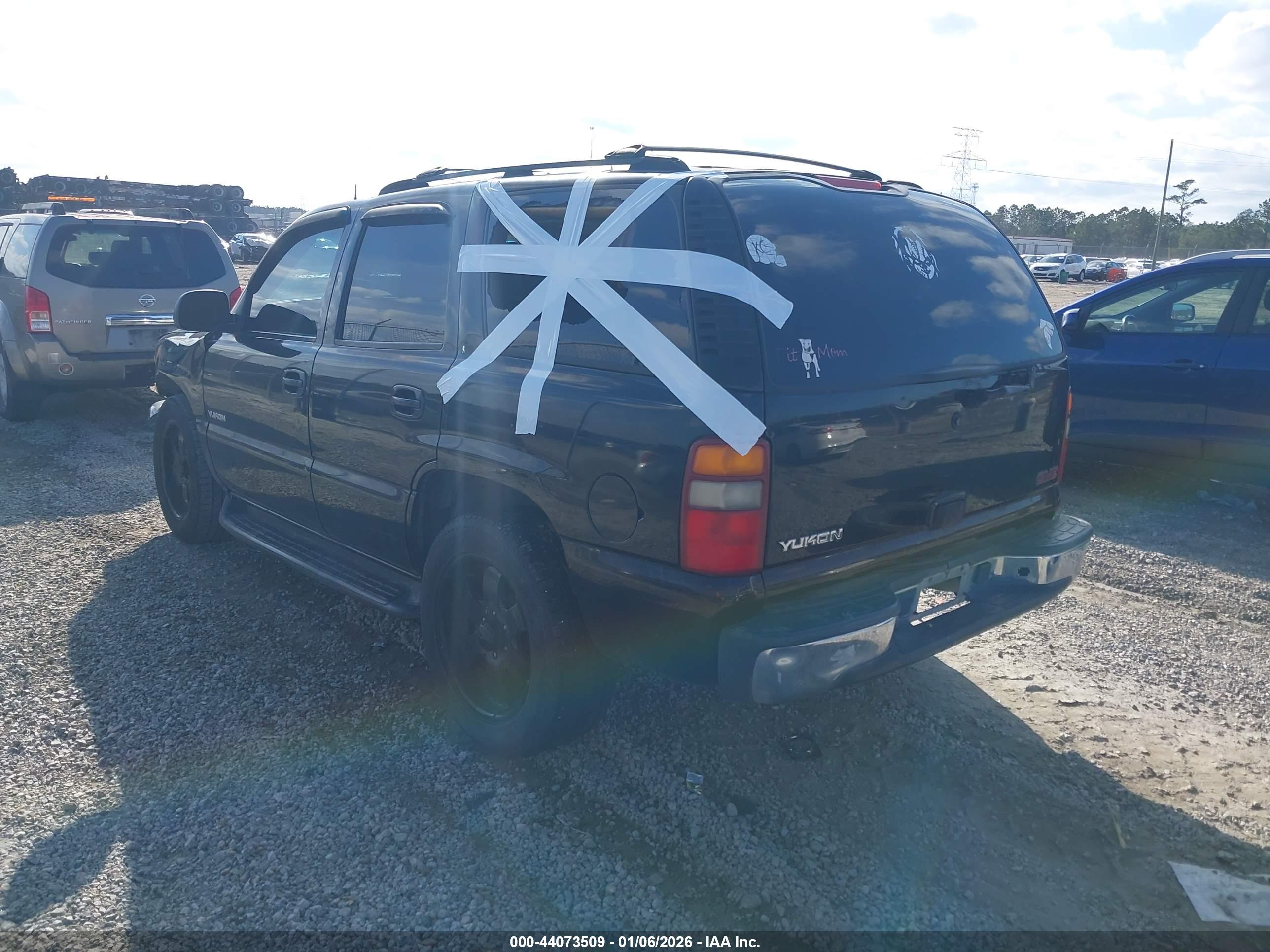 GMC YUKON image 3