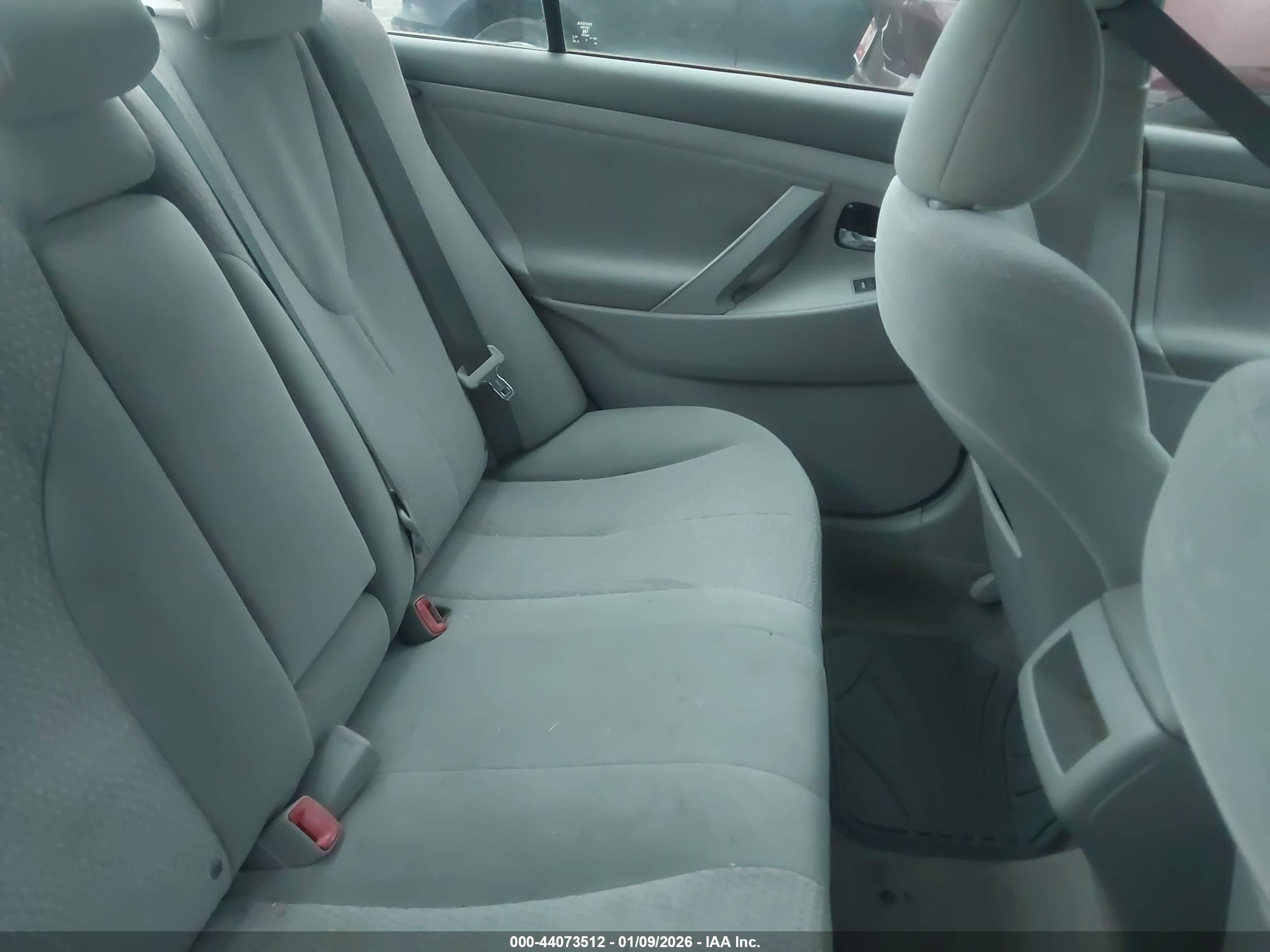 TOYOTA CAMRY image 8