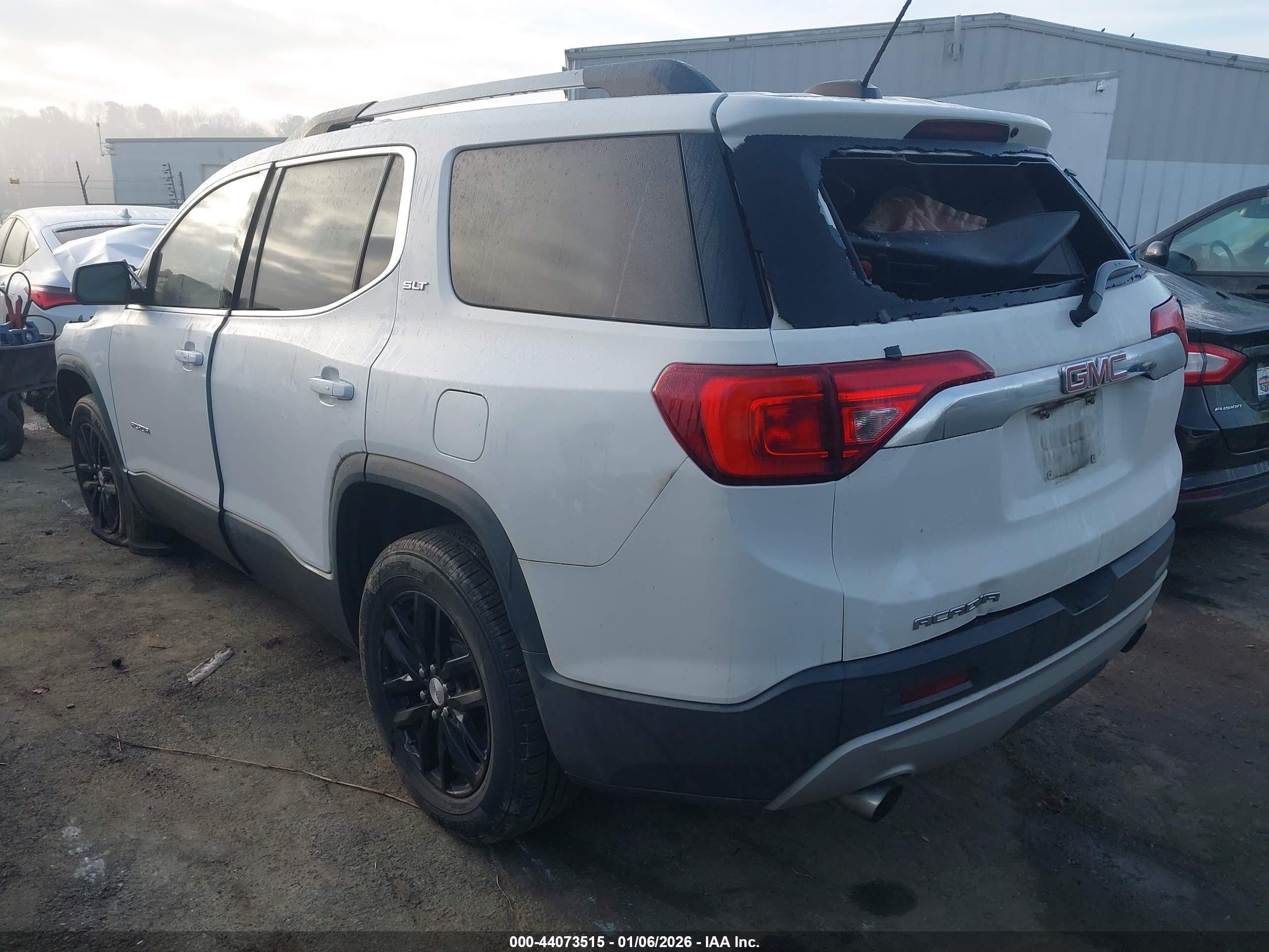 GMC ACADIA image 3