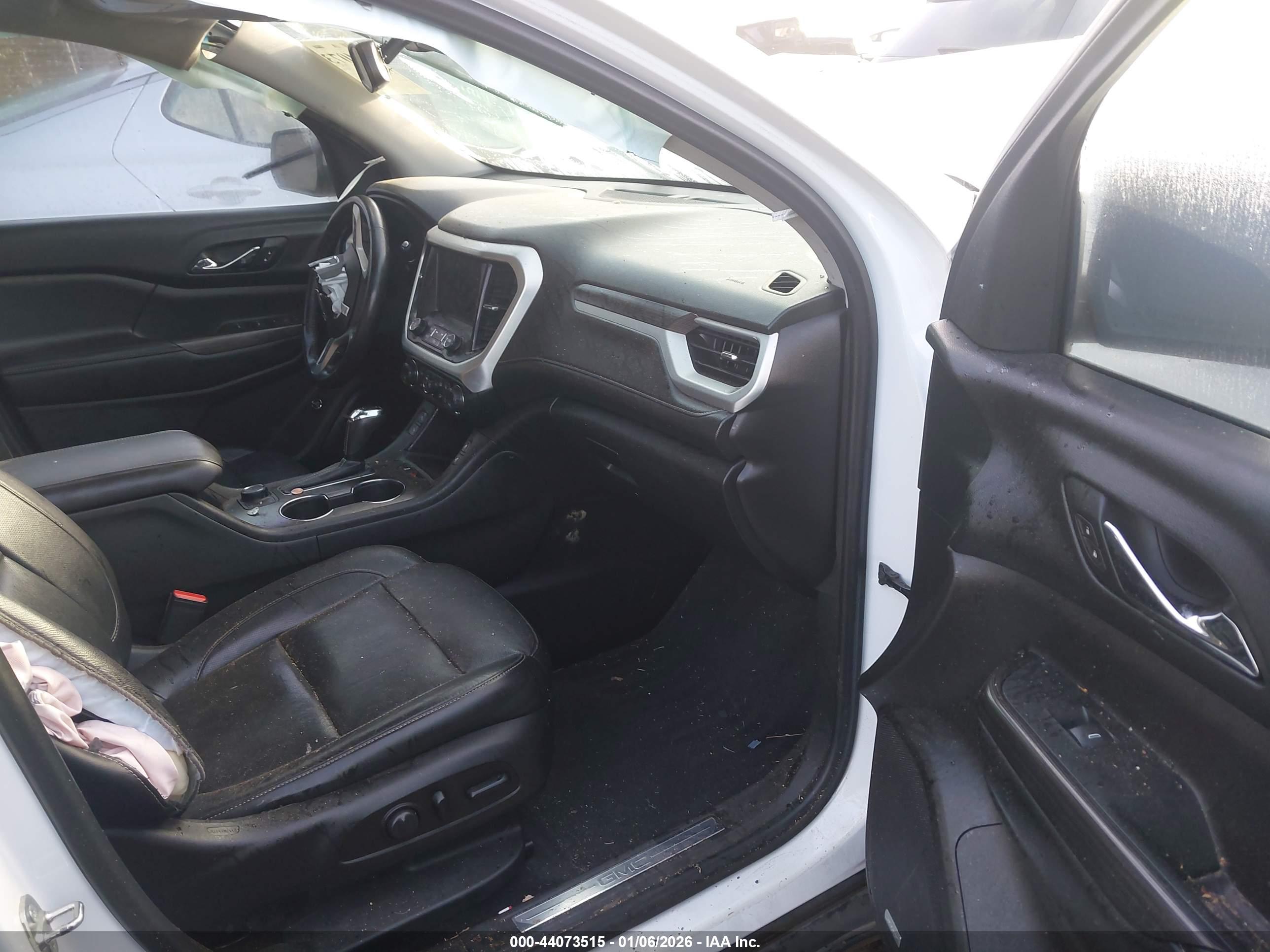 GMC ACADIA image 5