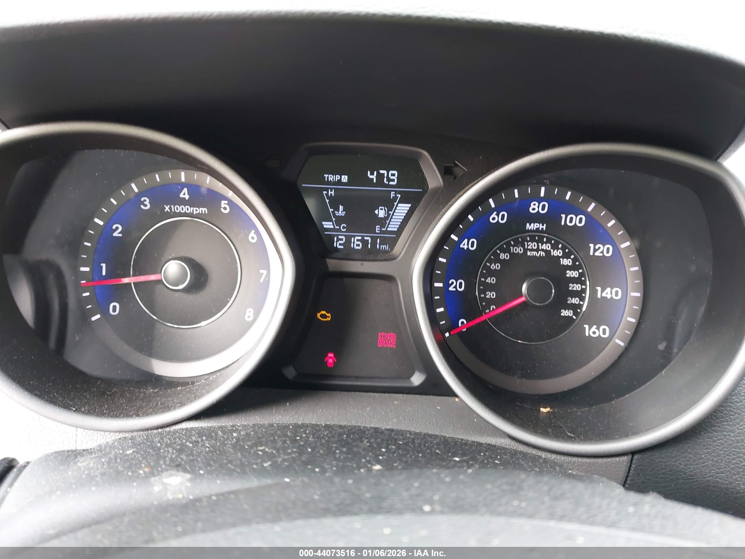HYUNDAI ELANTRA image 7