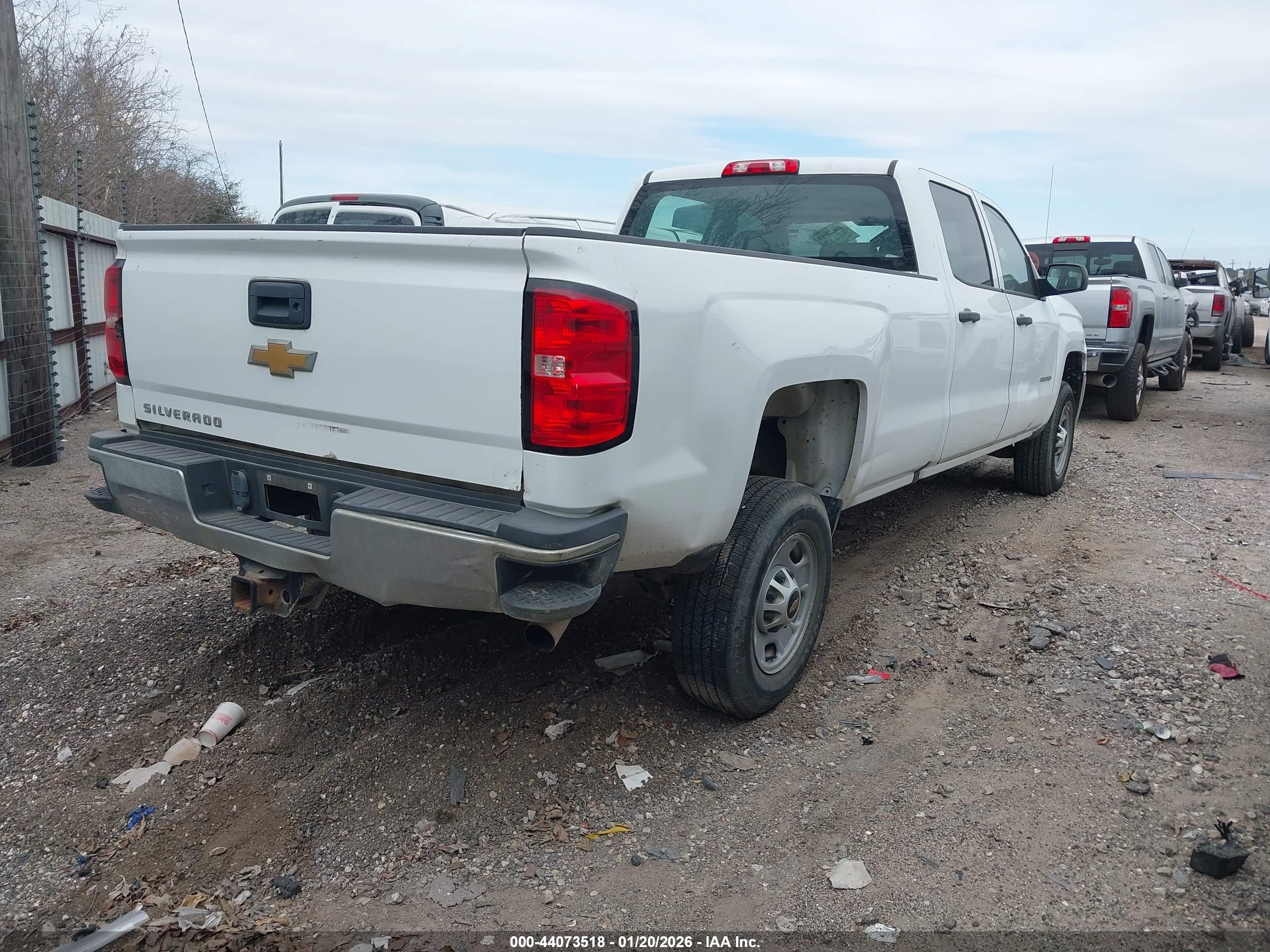 CHEVROLET SILVERADO image 4