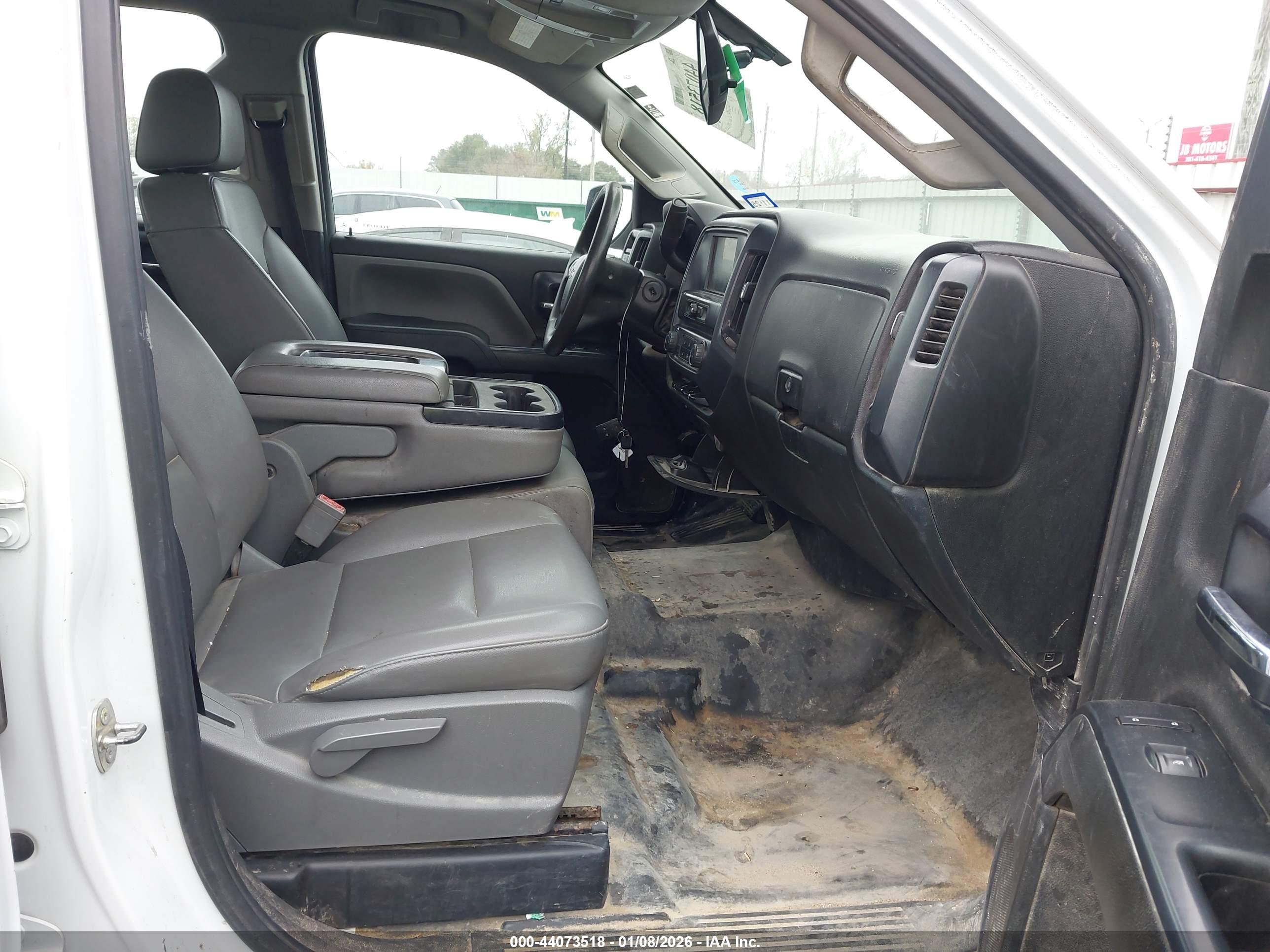 CHEVROLET SILVERADO image 5