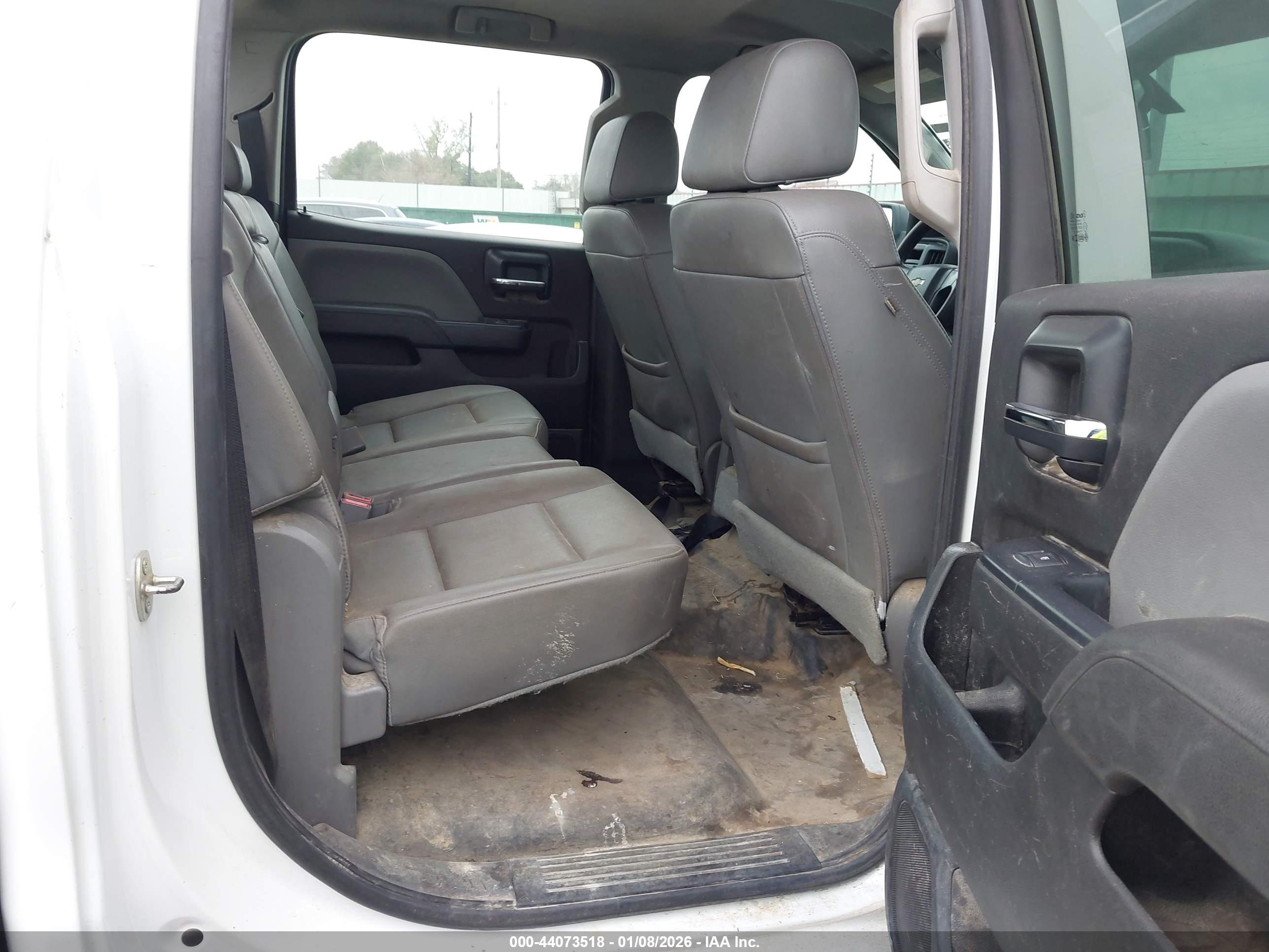 CHEVROLET SILVERADO image 8