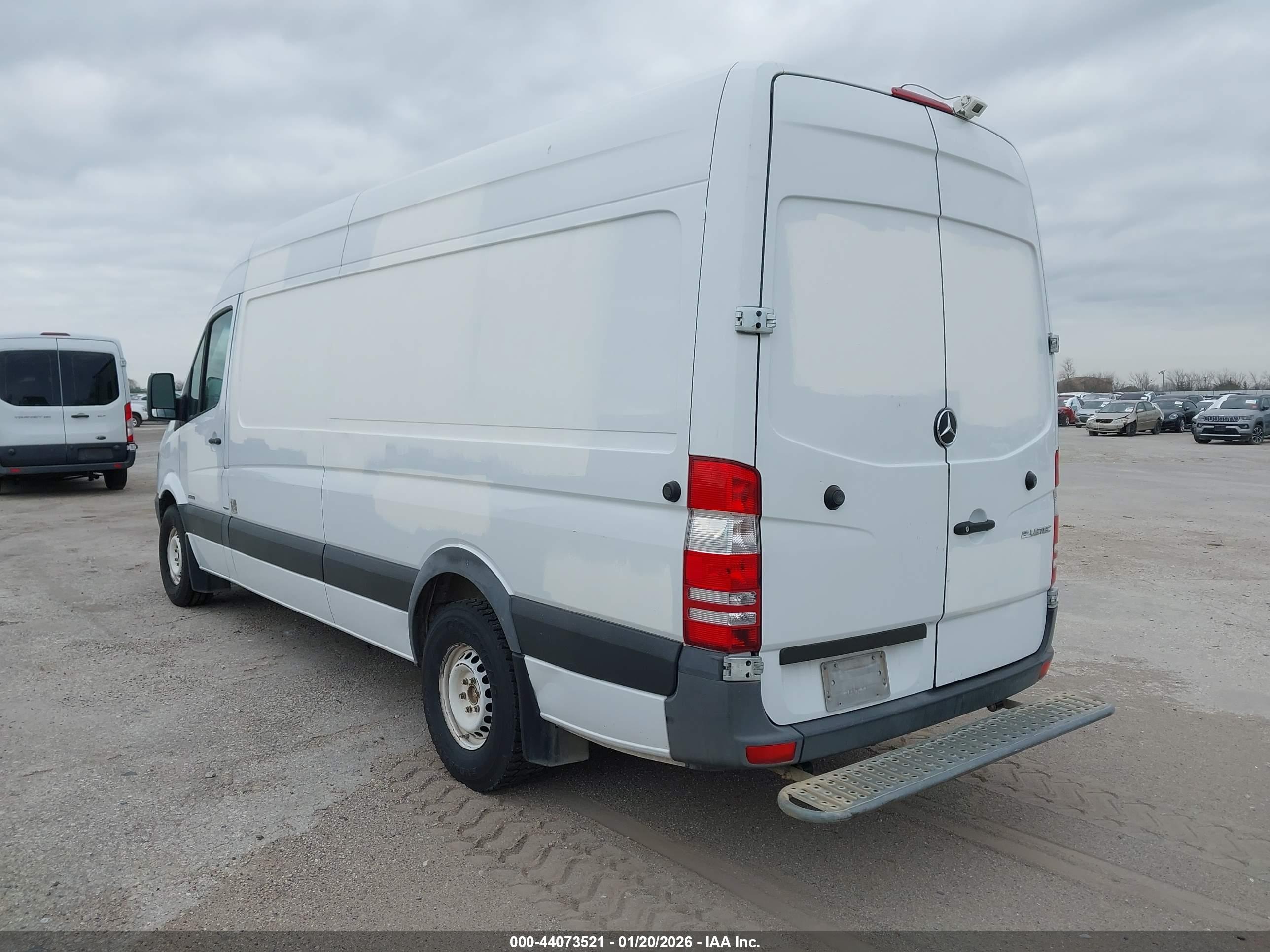 MERCEDES-BENZ SPRINTER image 3