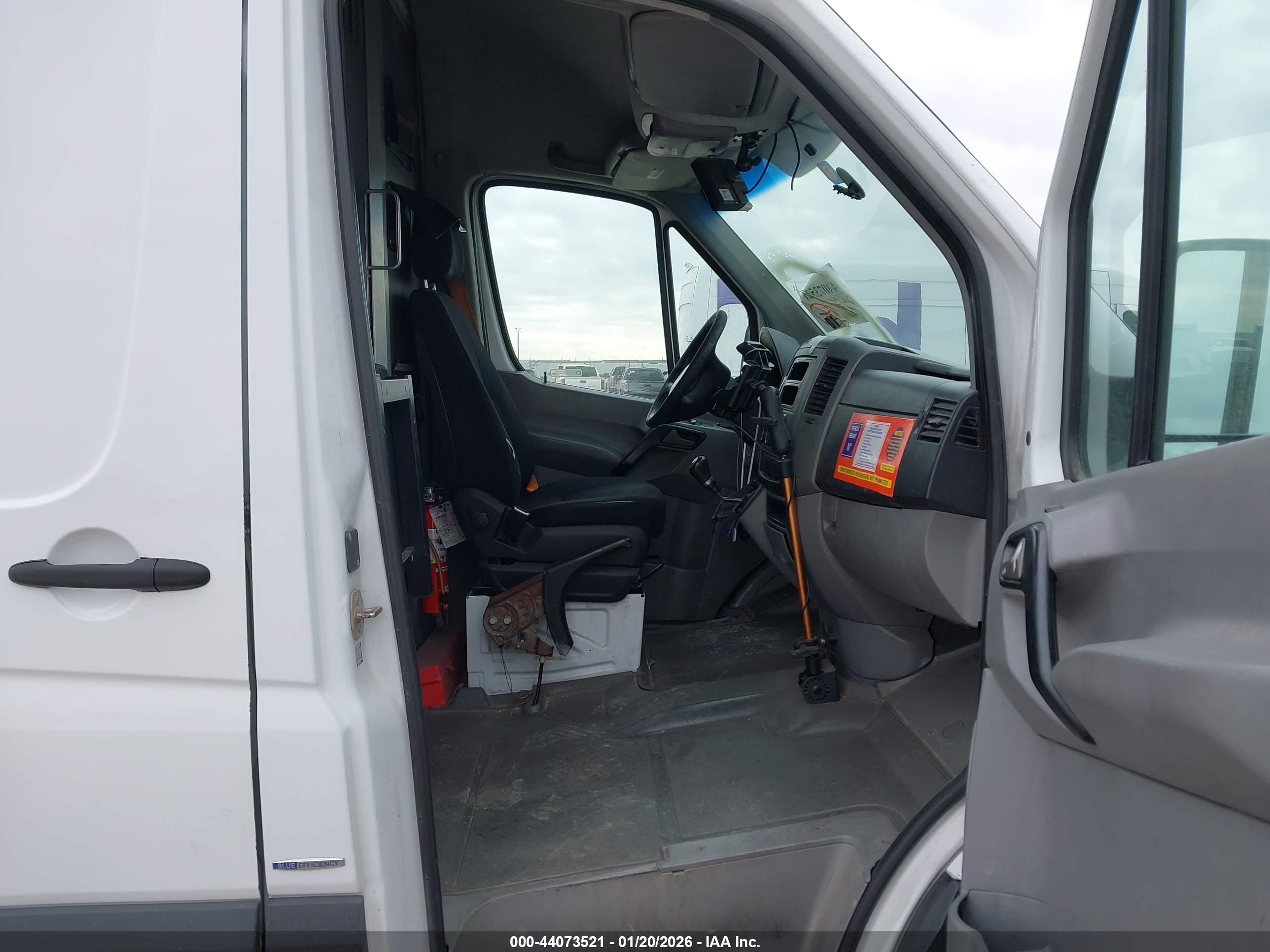MERCEDES-BENZ SPRINTER image 5