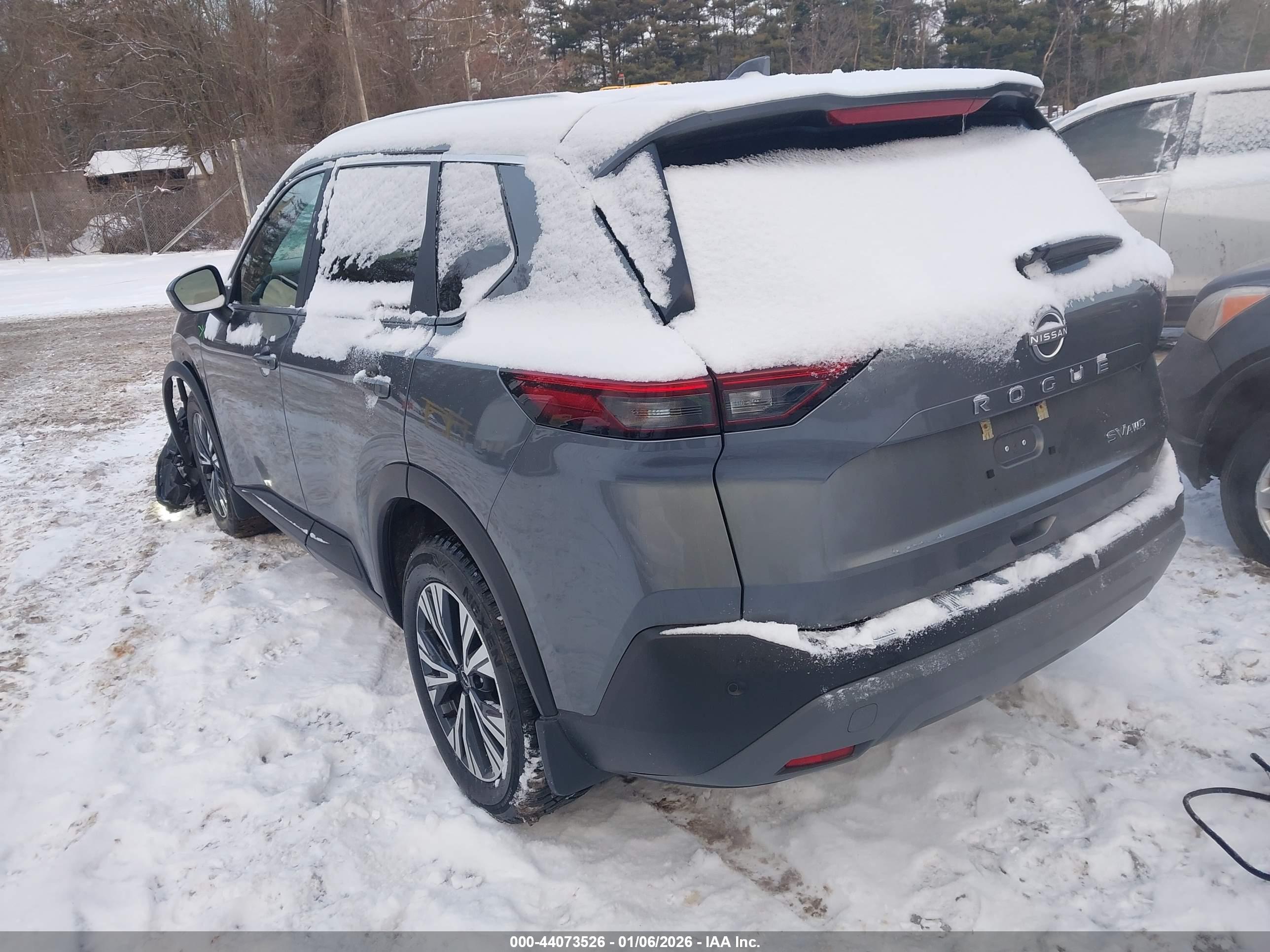 NISSAN ROGUE image 3