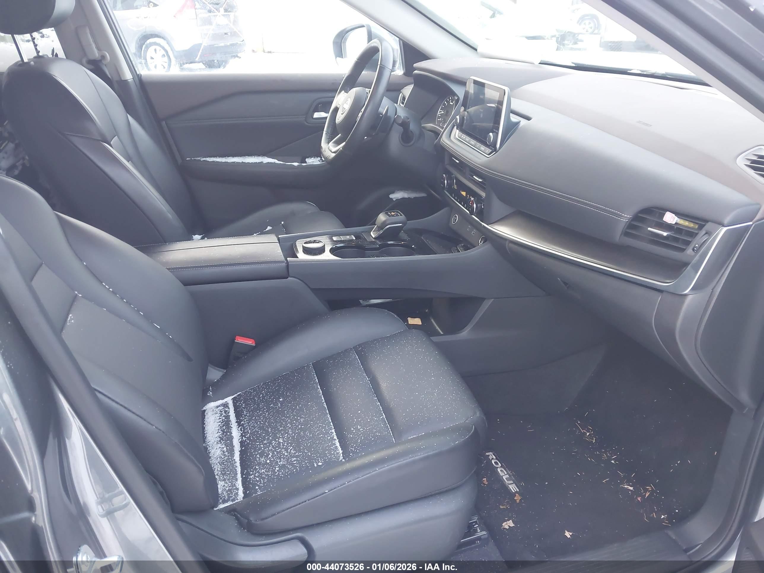 NISSAN ROGUE image 5