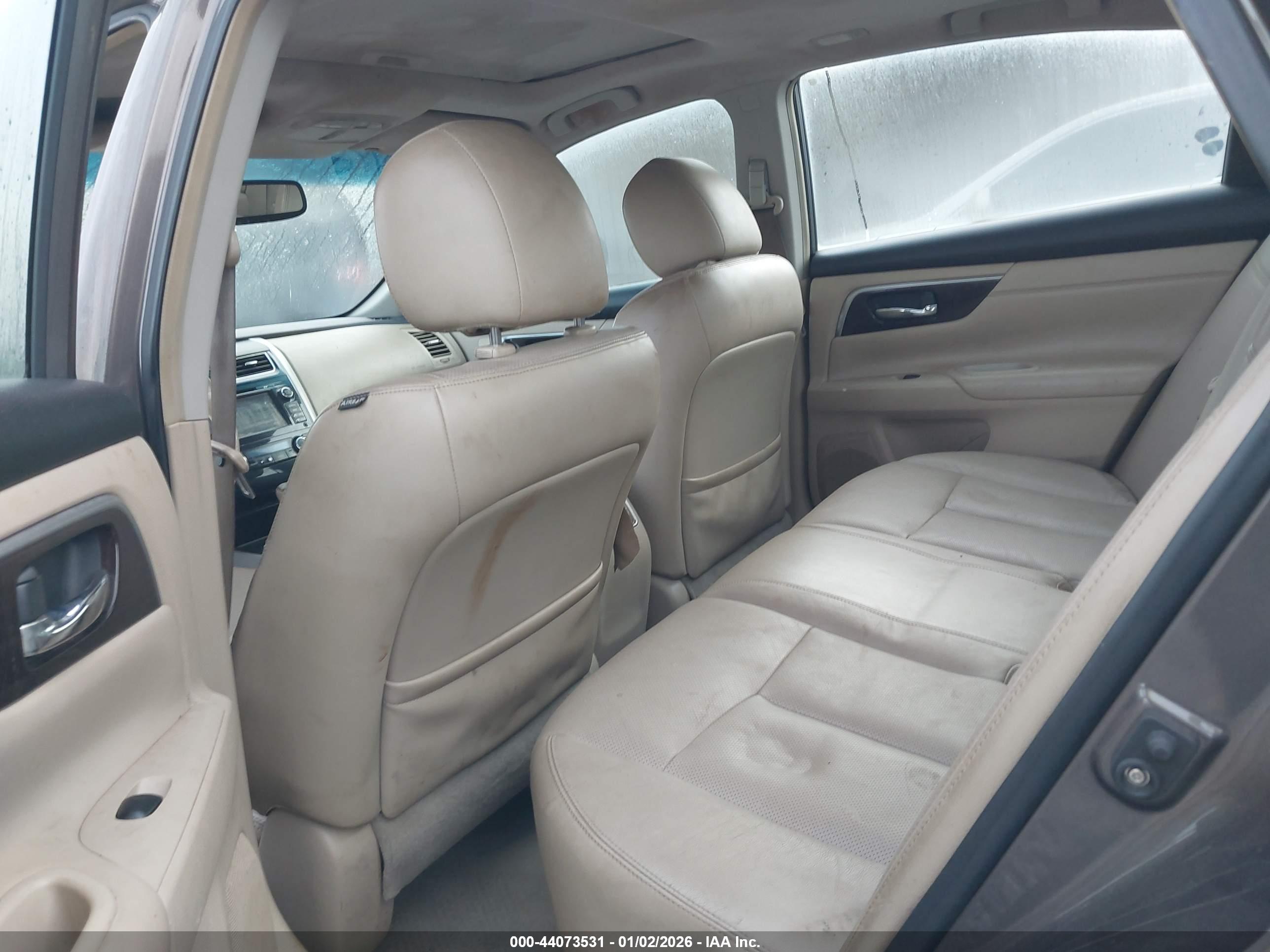 NISSAN ALTIMA image 8