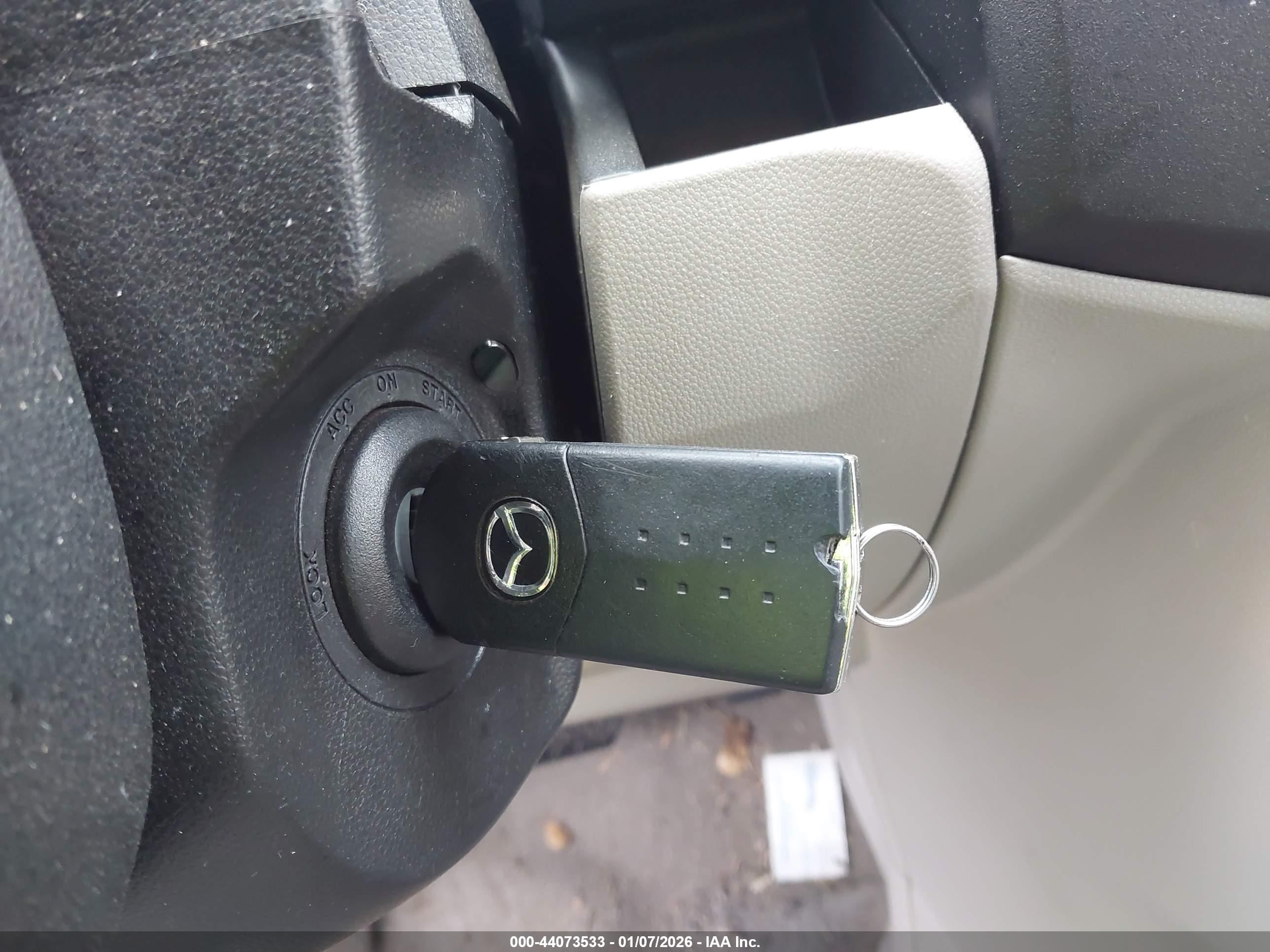MAZDA MAZDA5 image 11