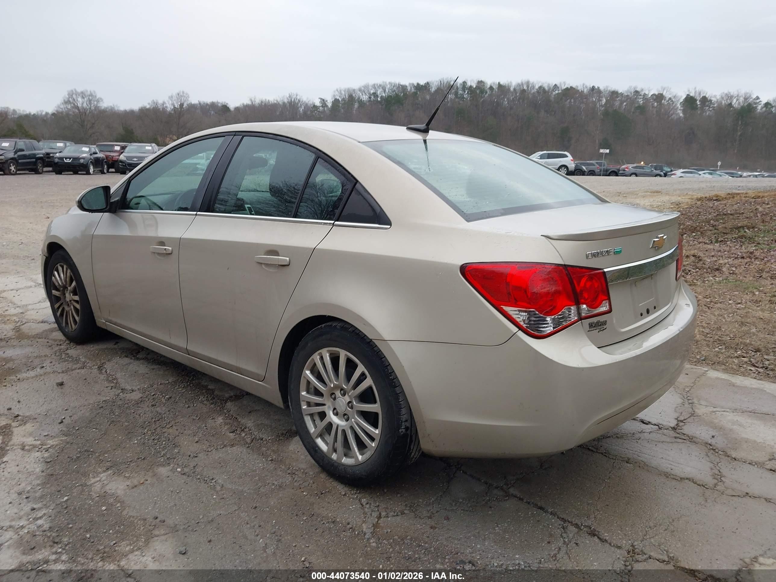 CHEVROLET CRUZE image 3