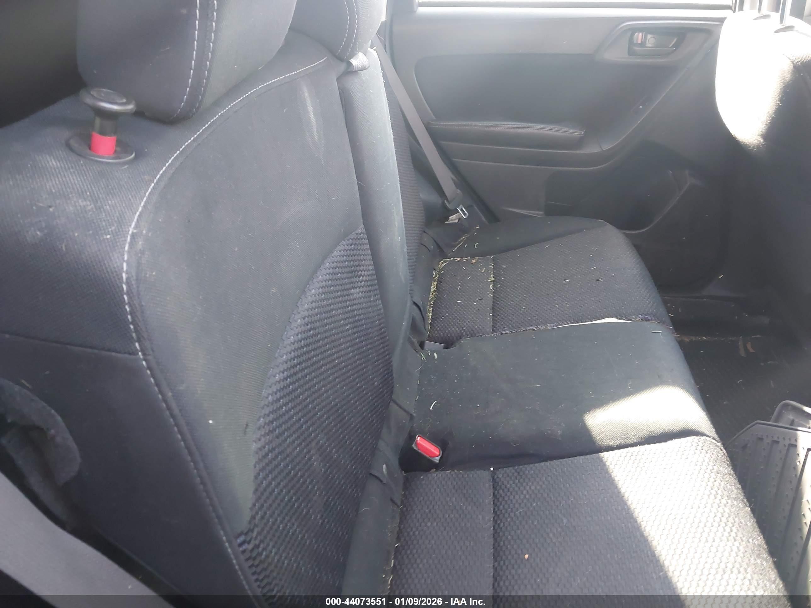 SUBARU FORESTER image 8