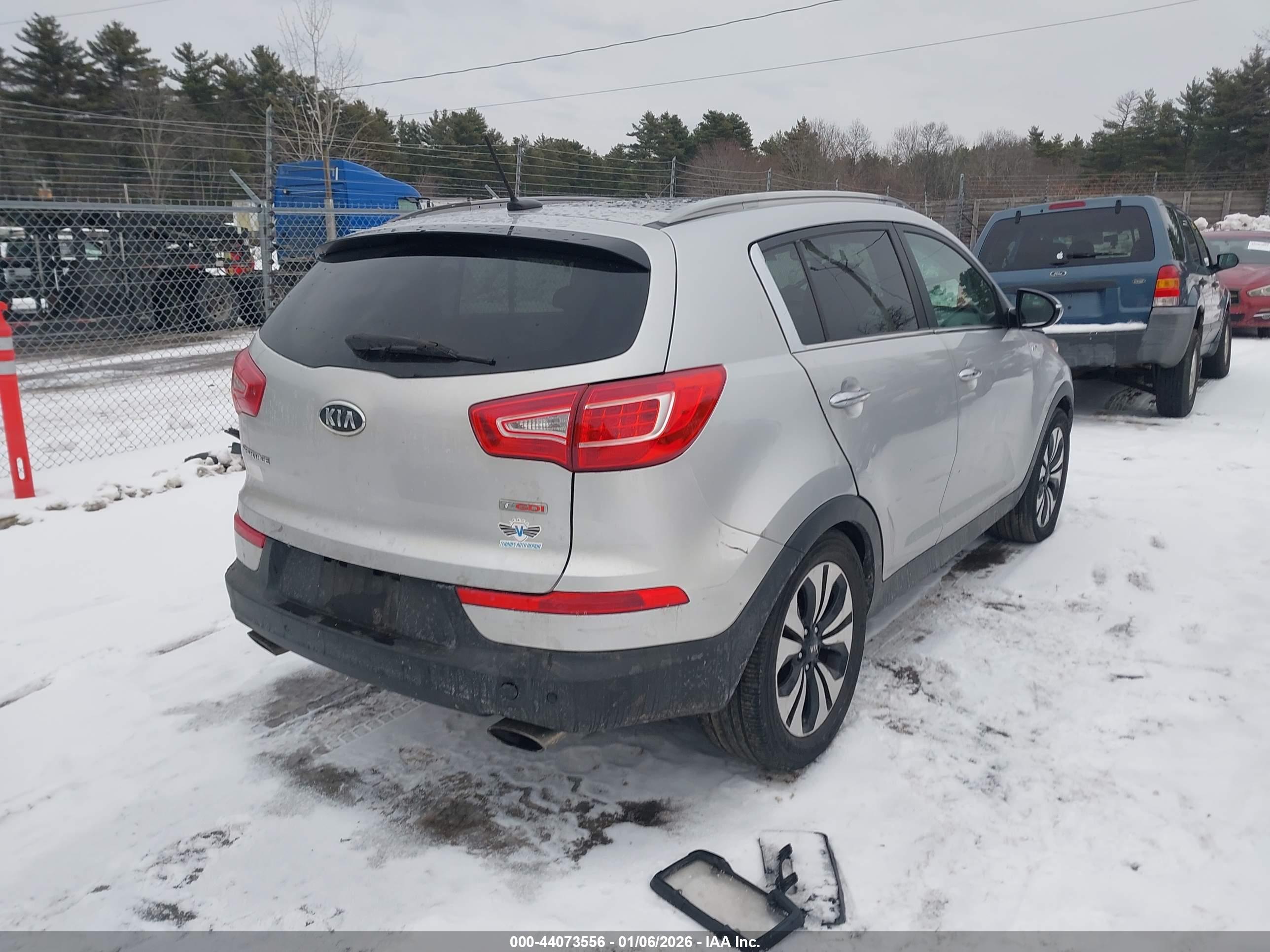 KIA SPORTAGE image 4