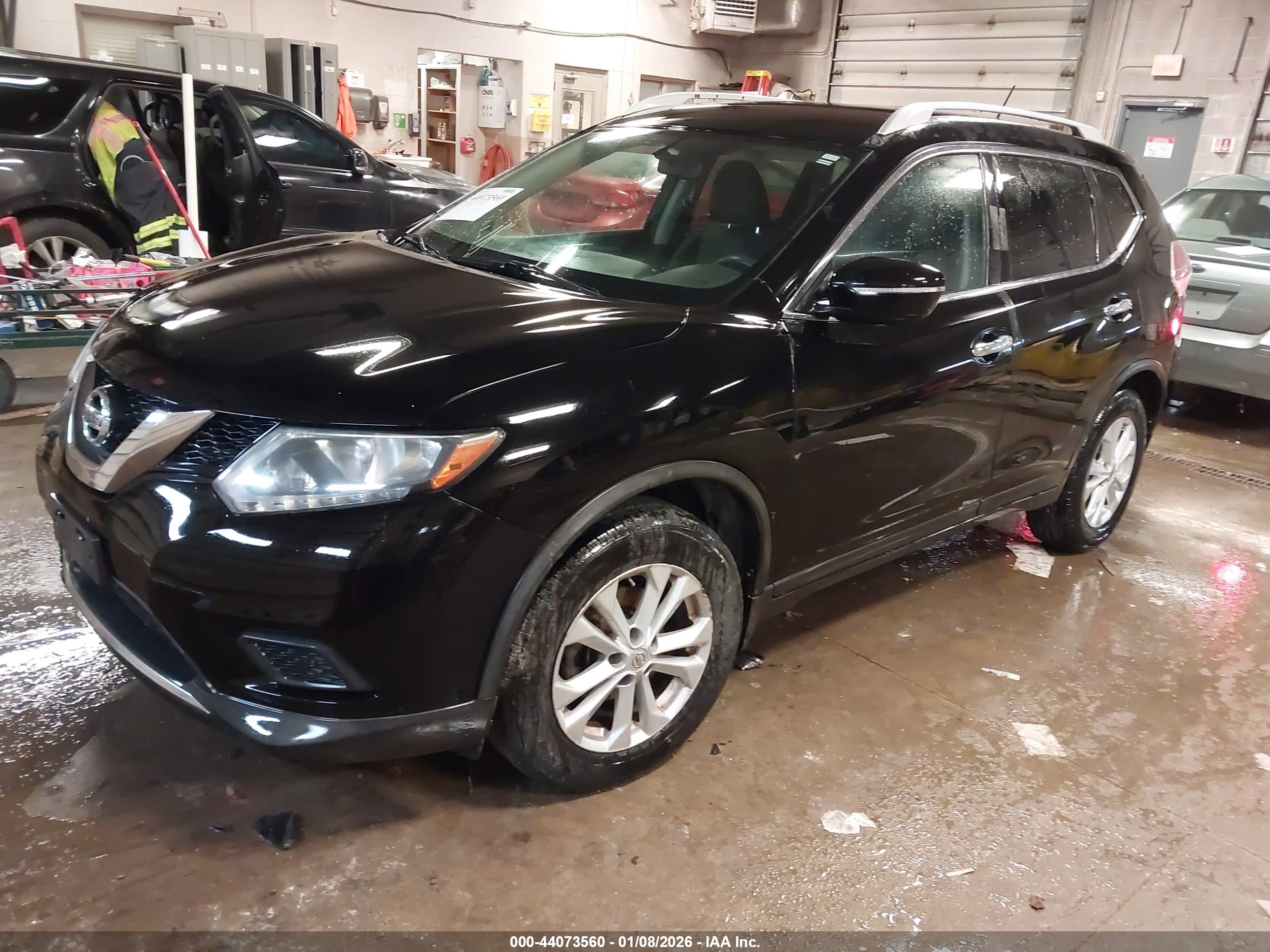 NISSAN ROGUE image 2