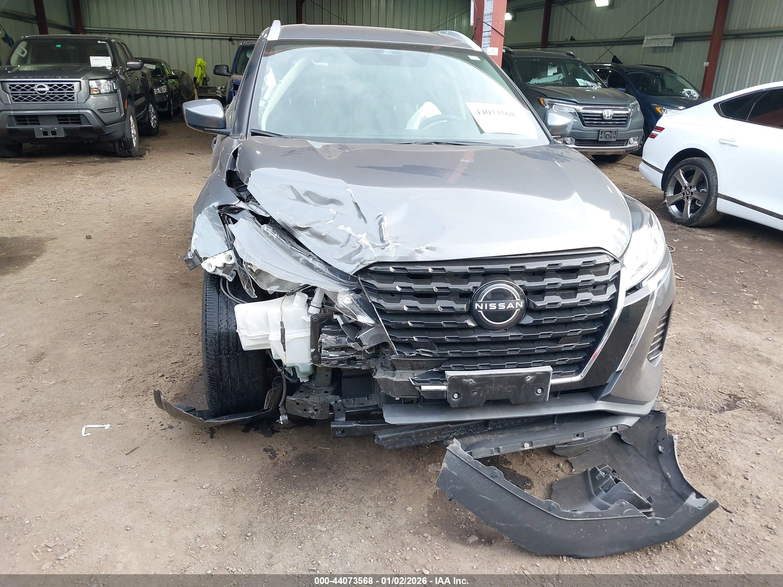 NISSAN KICKS image 6