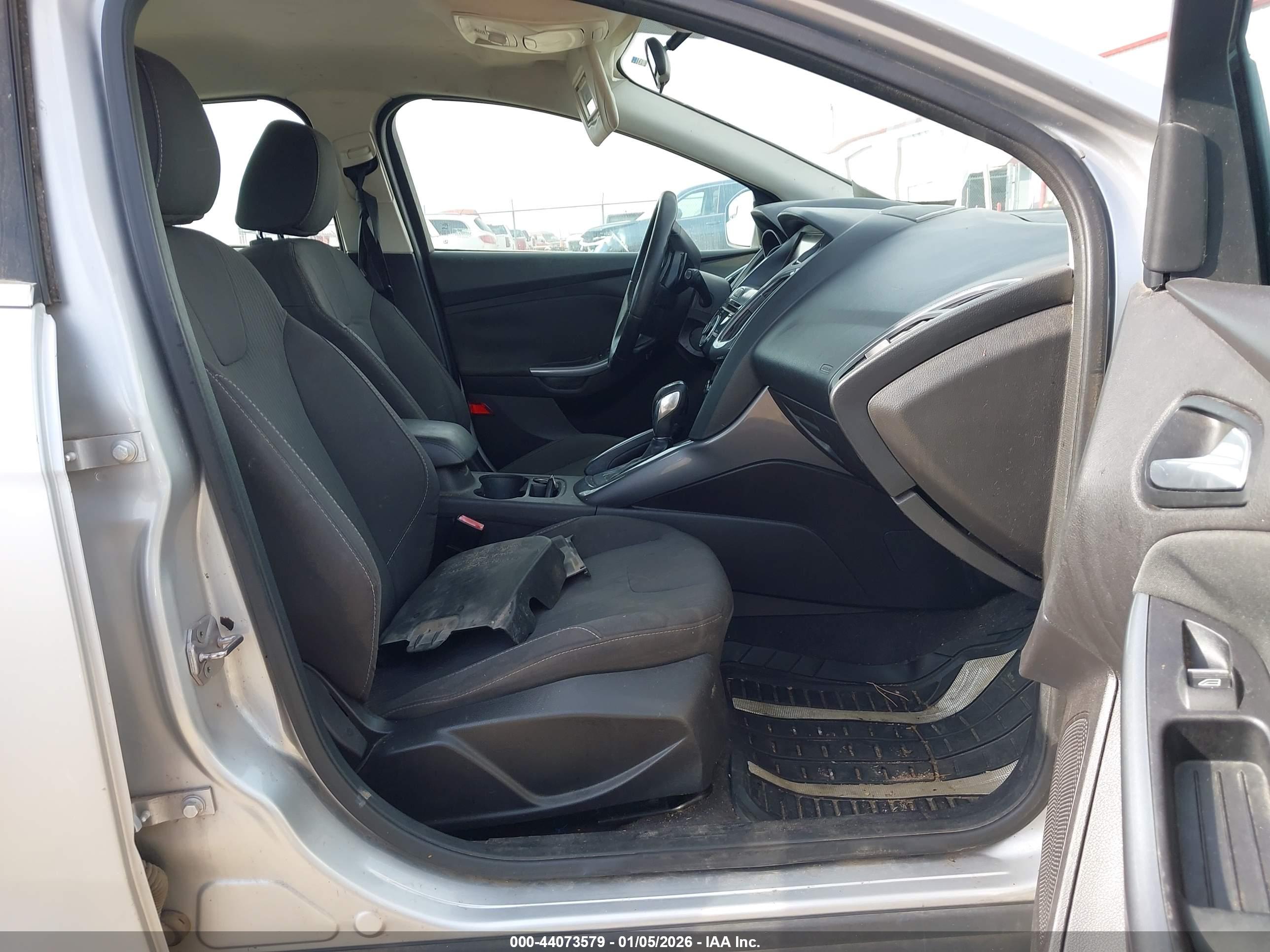 FORD FOCUS image 5