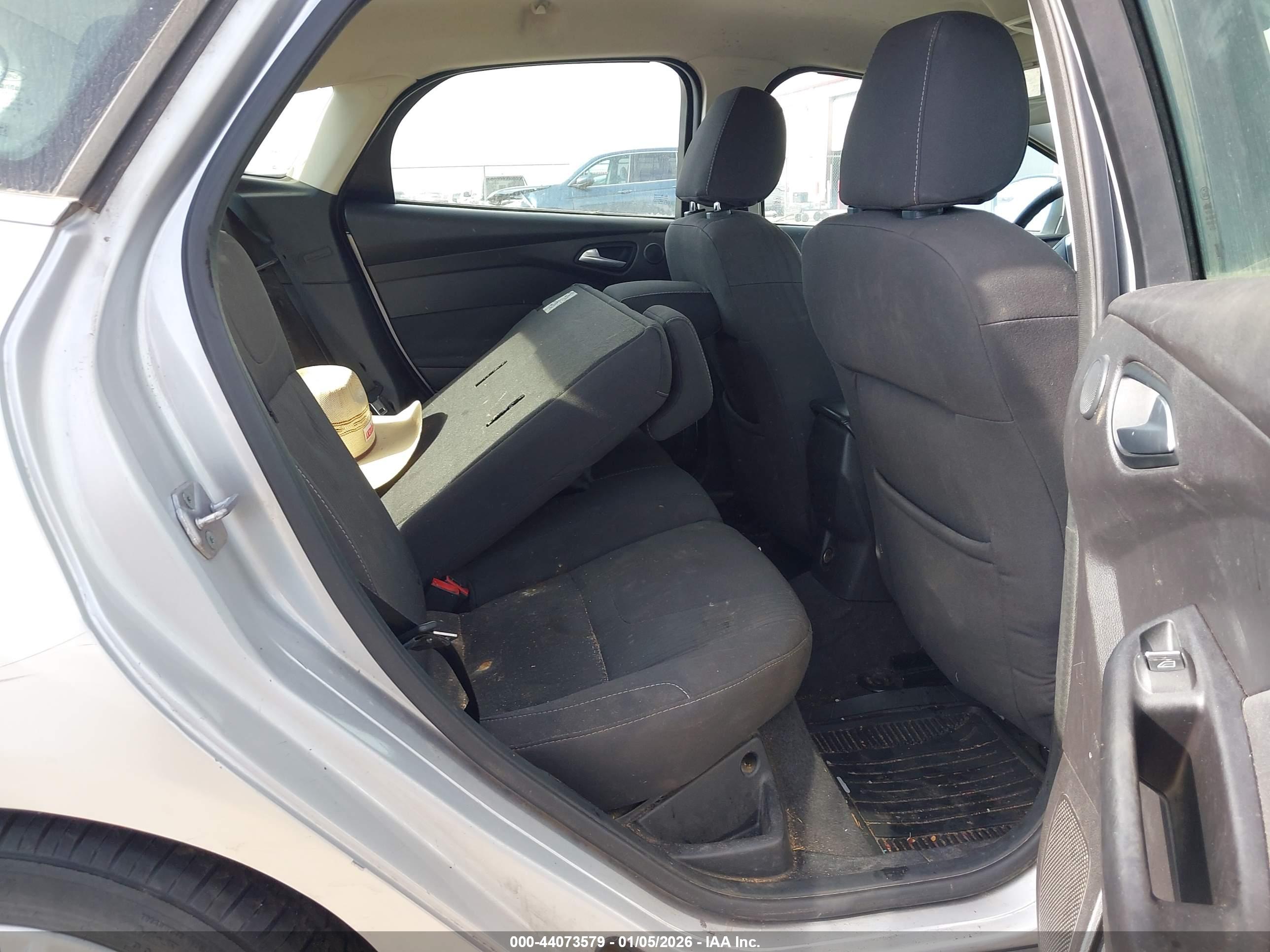 FORD FOCUS image 8