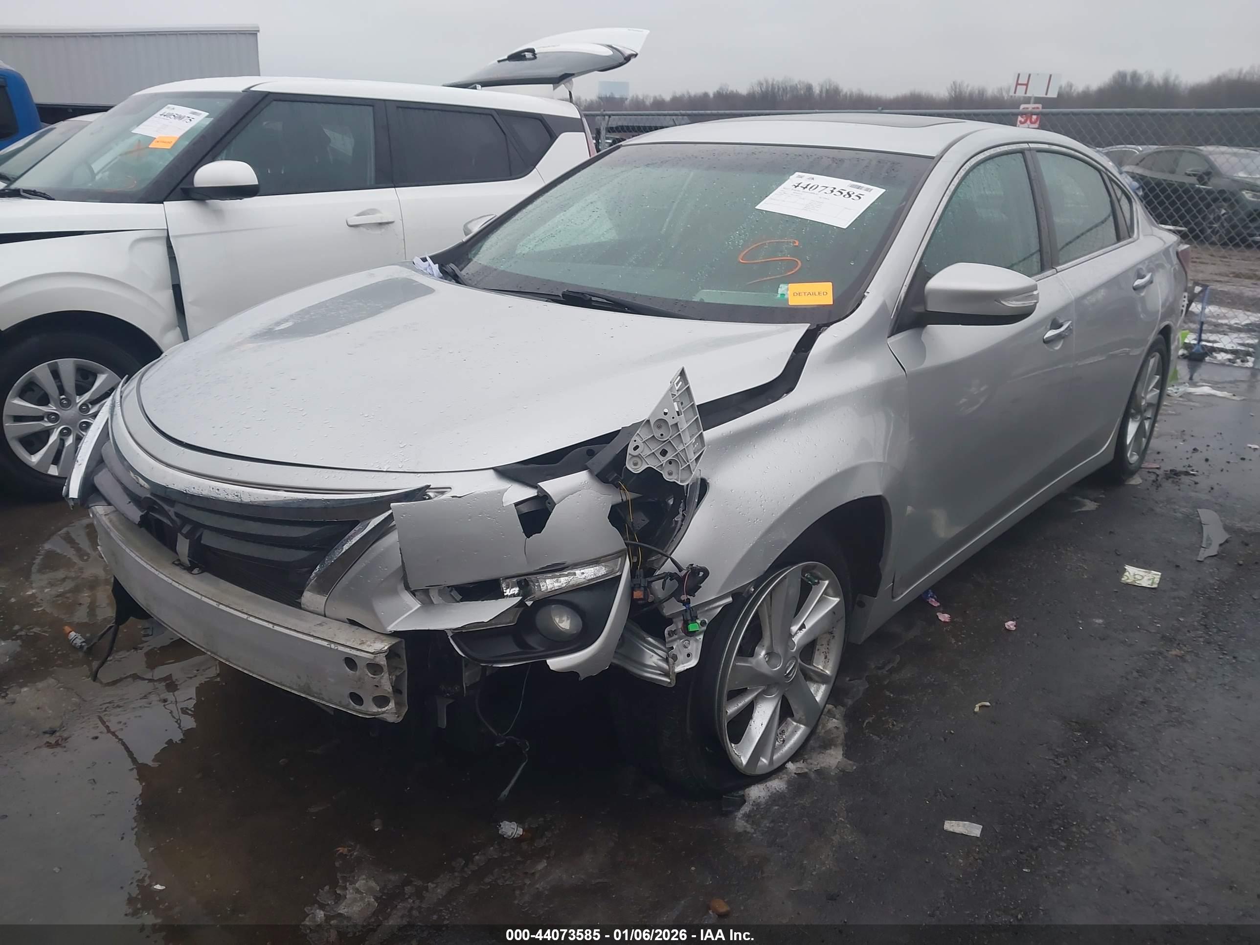 NISSAN ALTIMA image 2