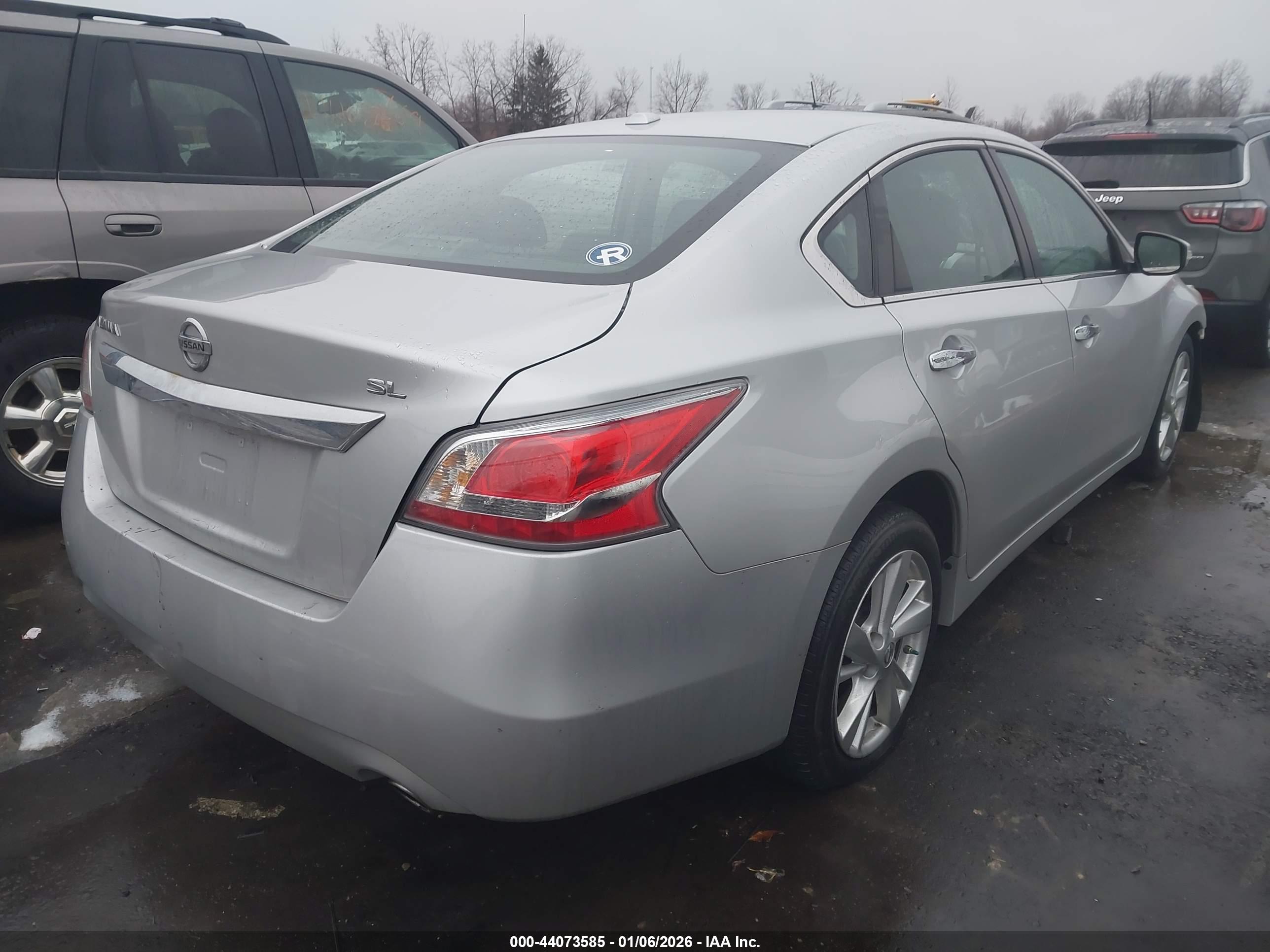 NISSAN ALTIMA image 4