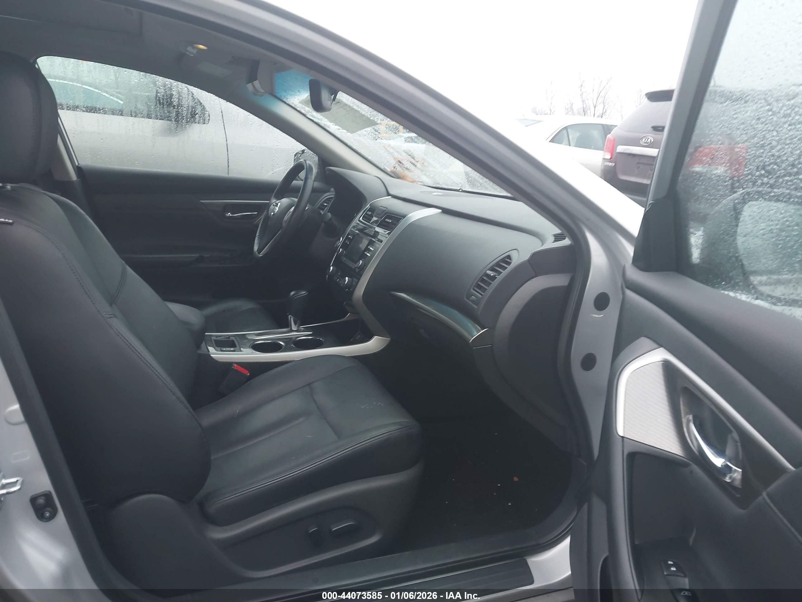 NISSAN ALTIMA image 5