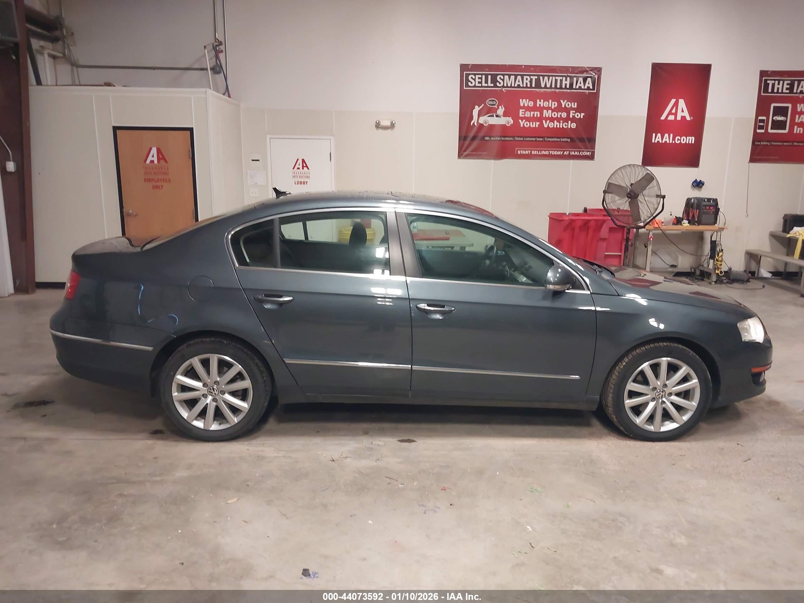 VOLKSWAGEN PASSAT image 6