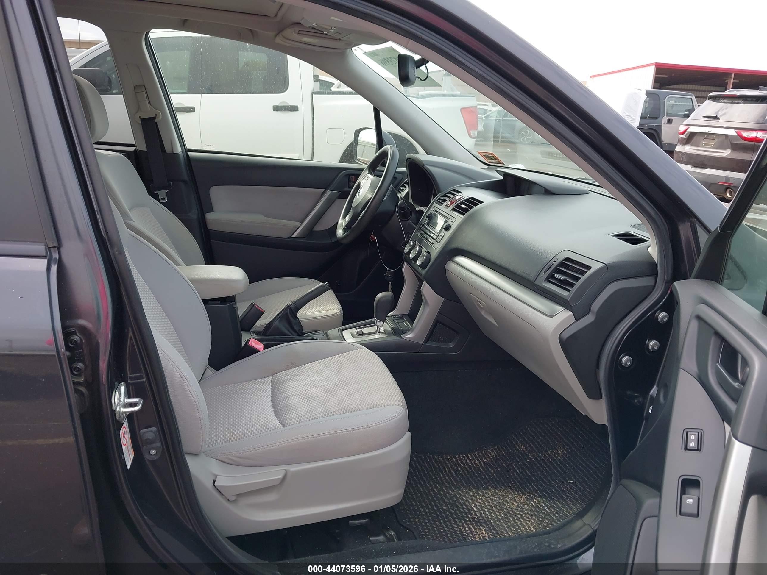 SUBARU FORESTER image 5