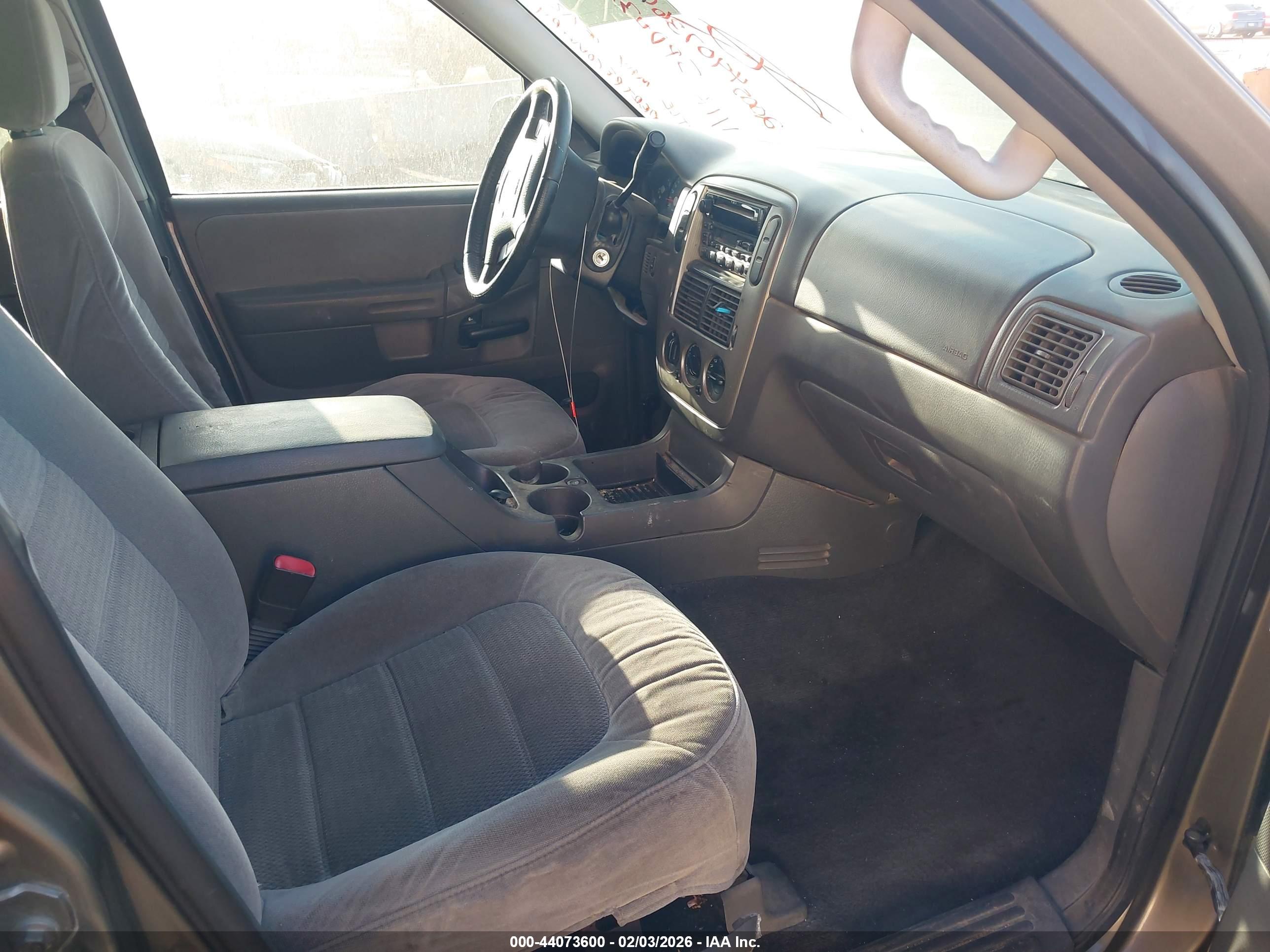FORD EXPLORER image 5