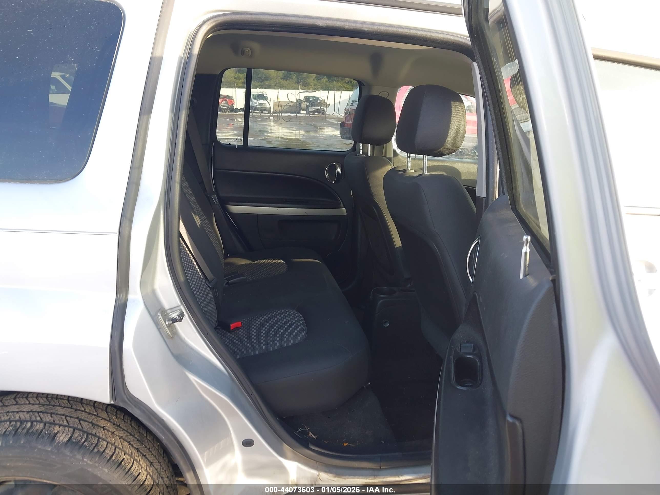 CHEVROLET HHR image 8