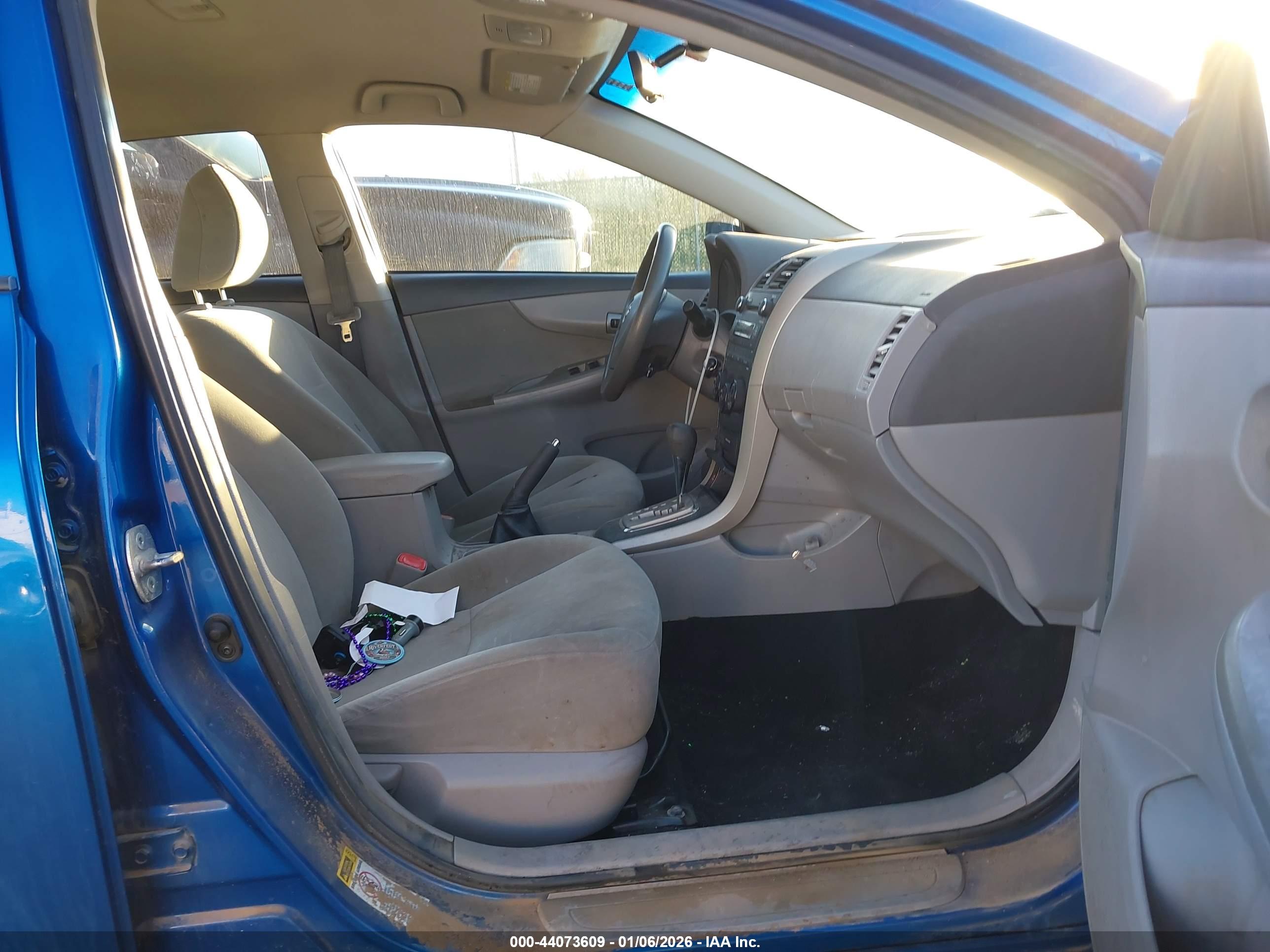 TOYOTA COROLLA image 5
