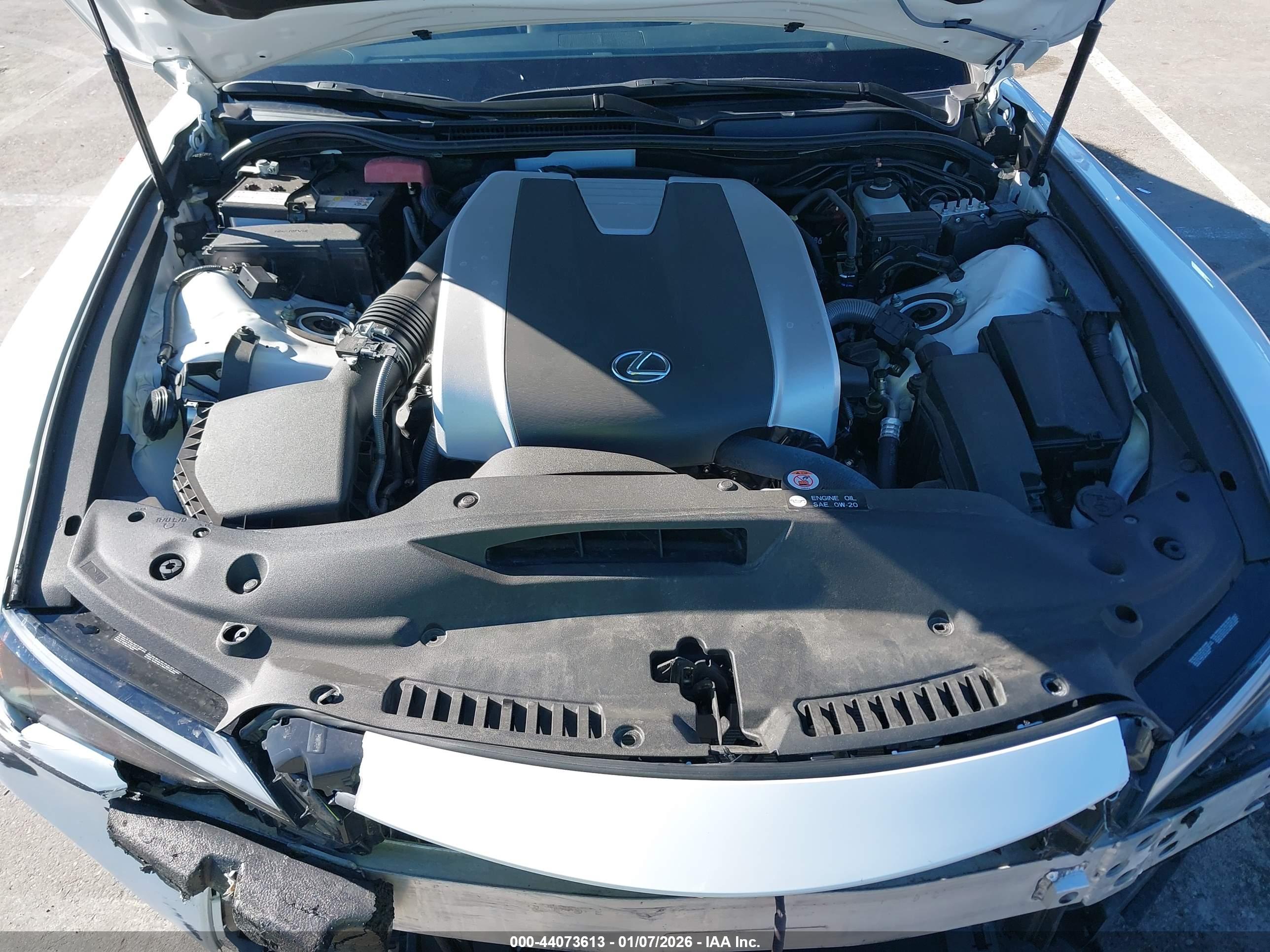 LEXUS IS image 10
