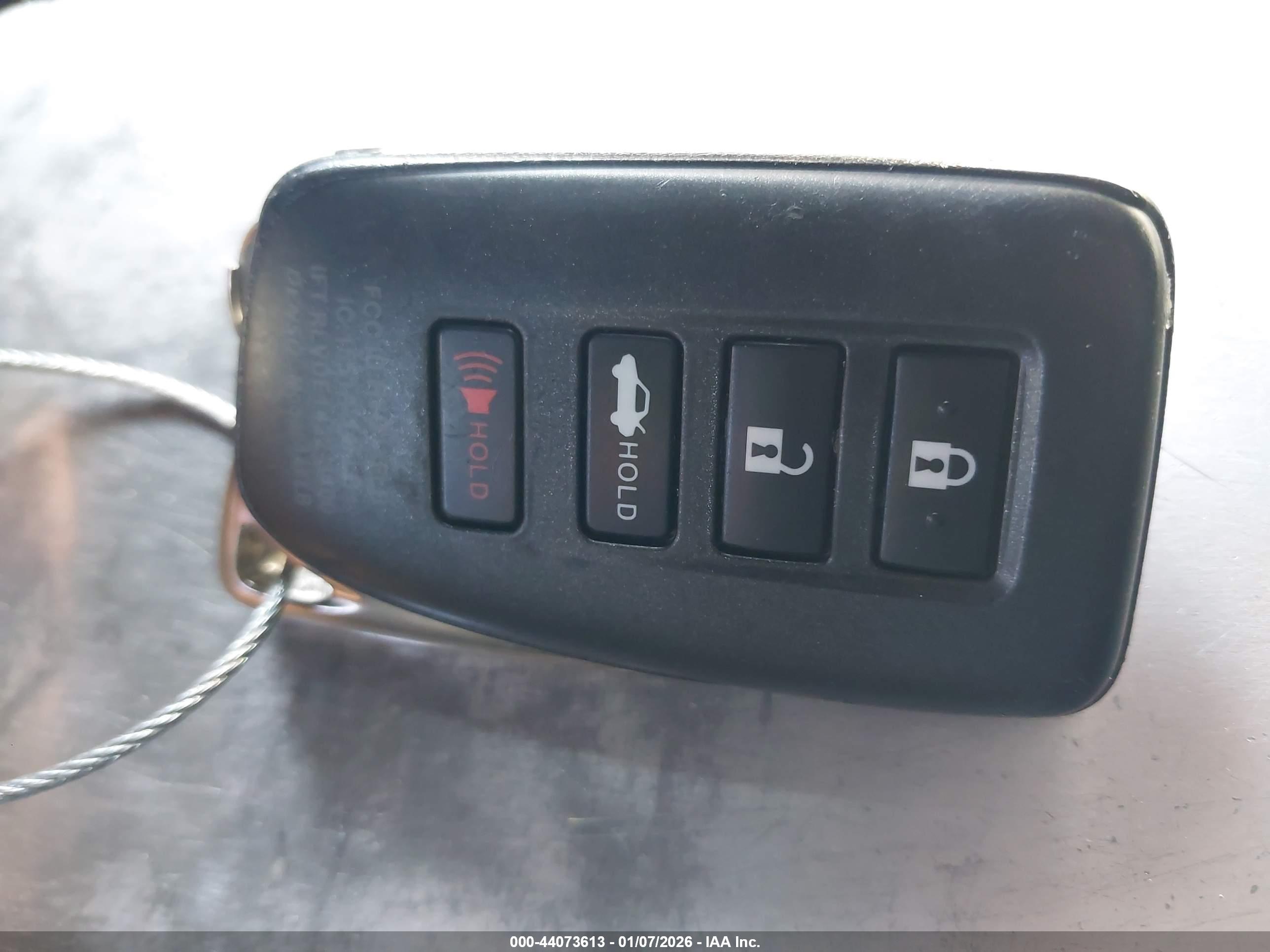 LEXUS IS image 11