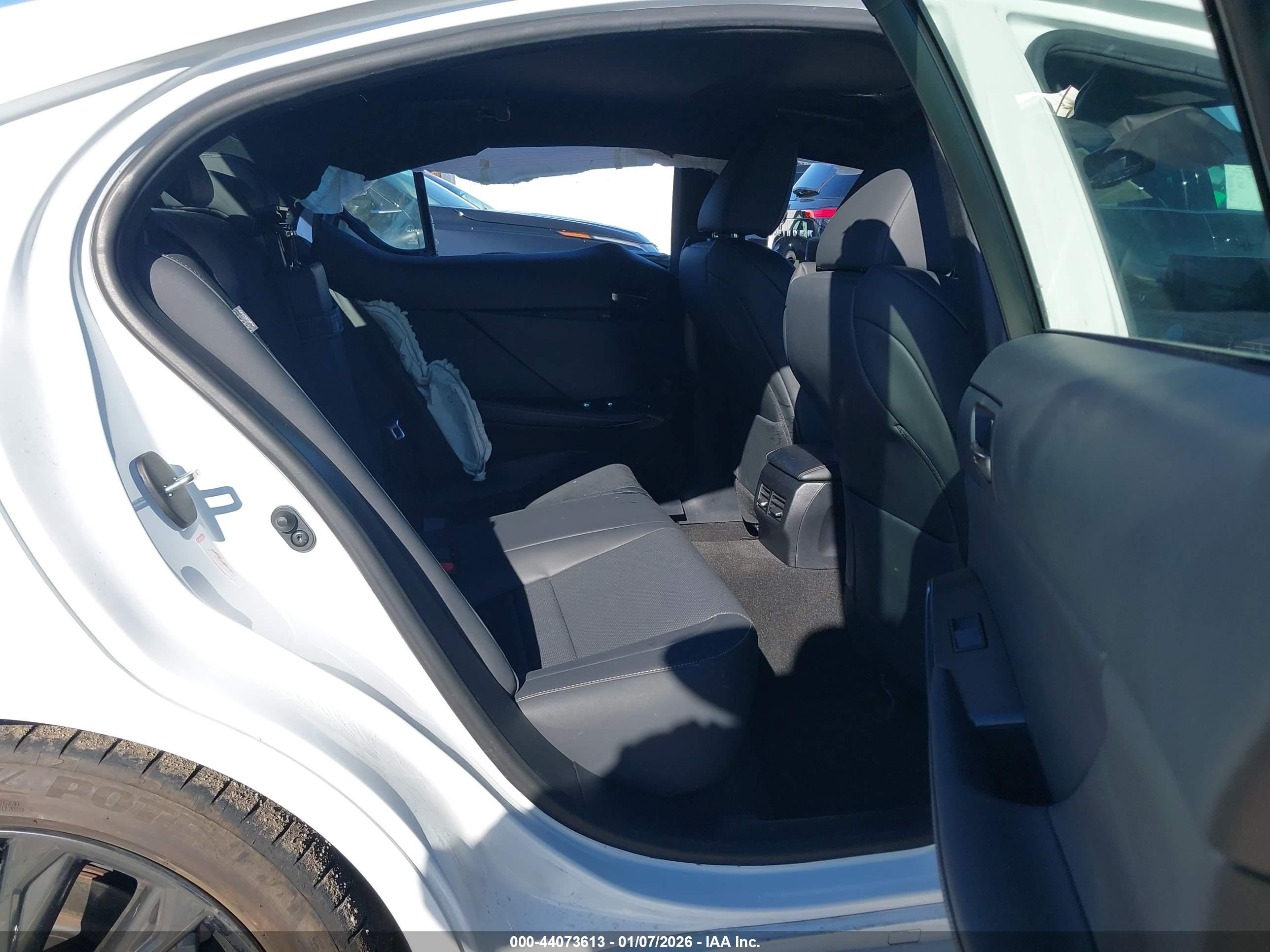 LEXUS IS image 8