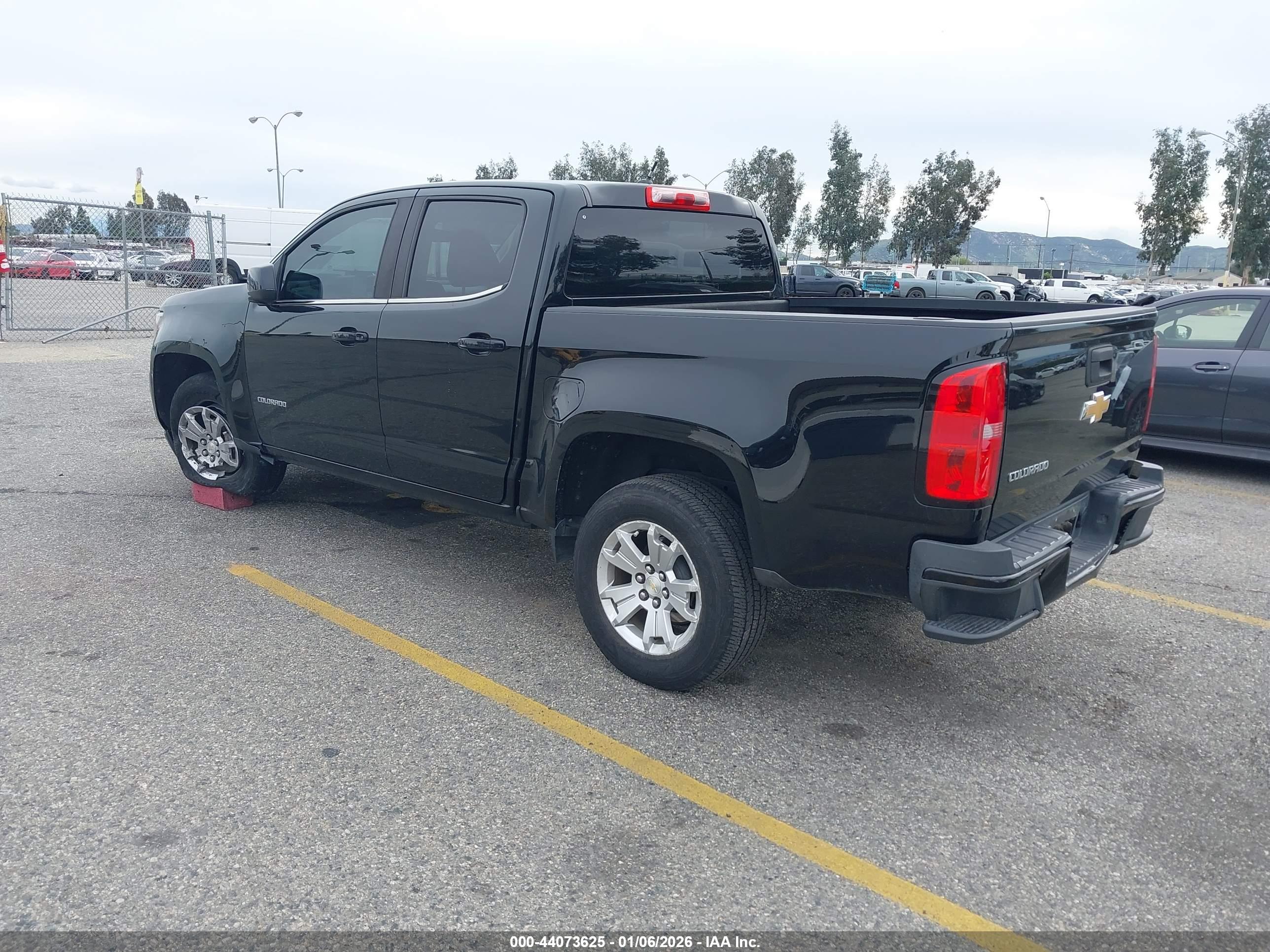 CHEVROLET COLORADO image 3