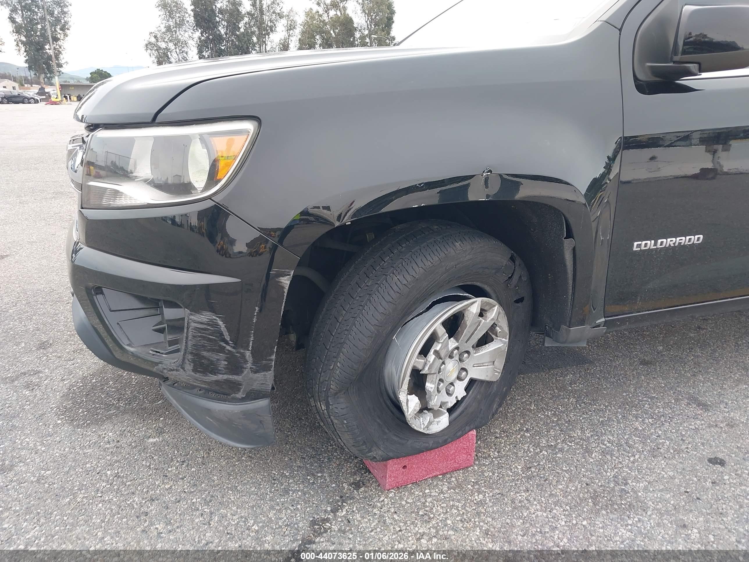 CHEVROLET COLORADO image 6