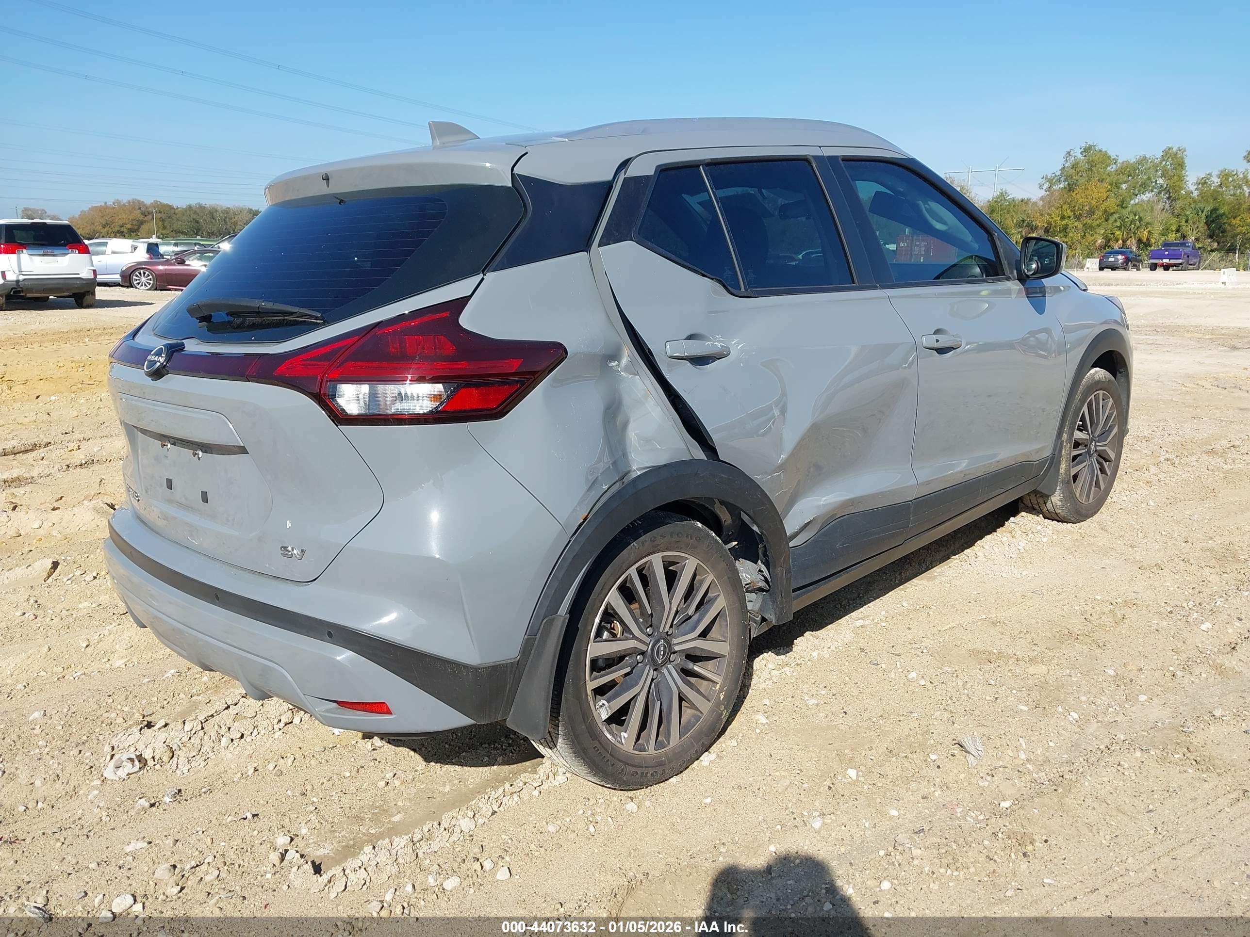 NISSAN KICKS image 4